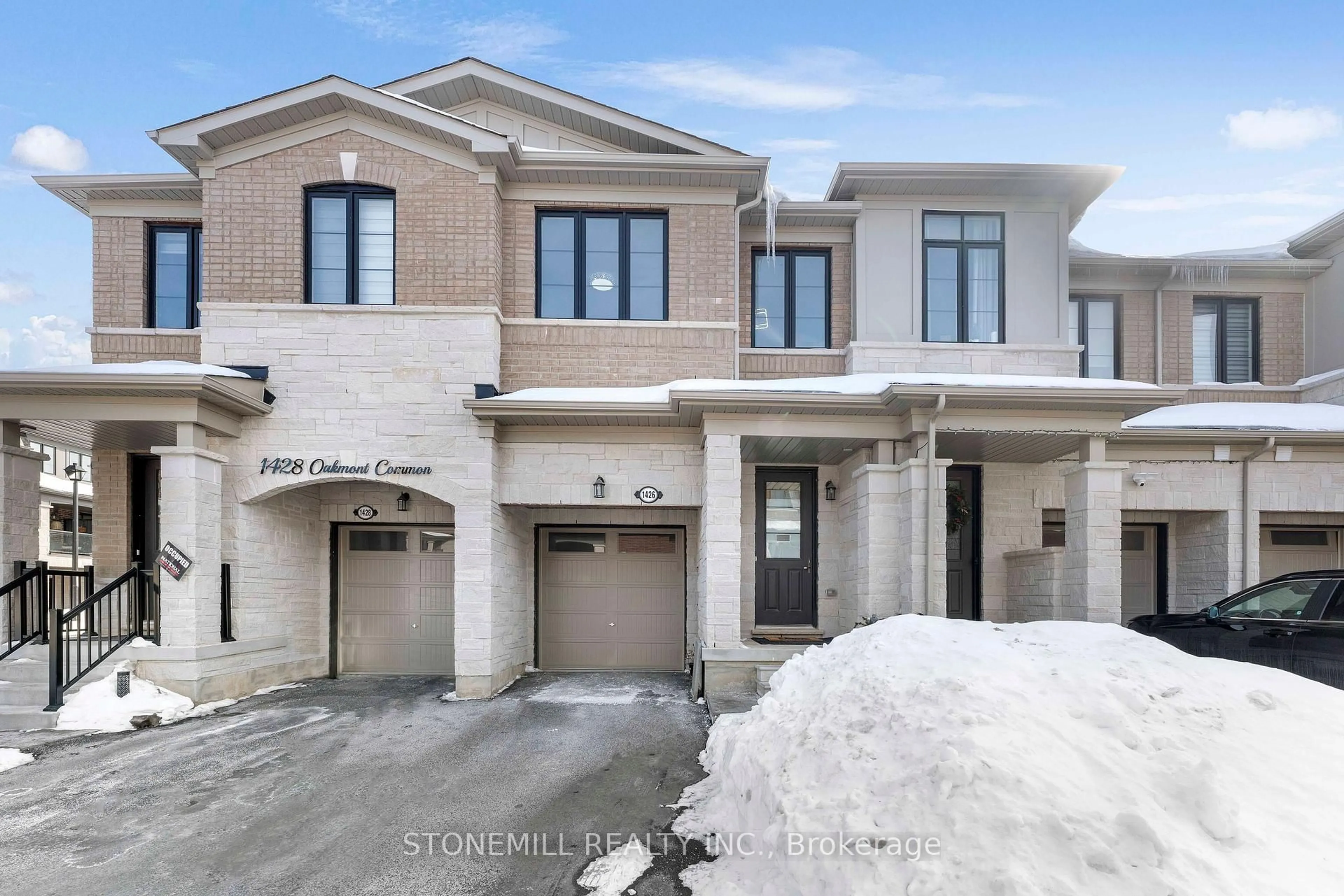 Home with brick exterior material, street for 1426 Oakmont Common, Burlington Ontario L7P 0V8