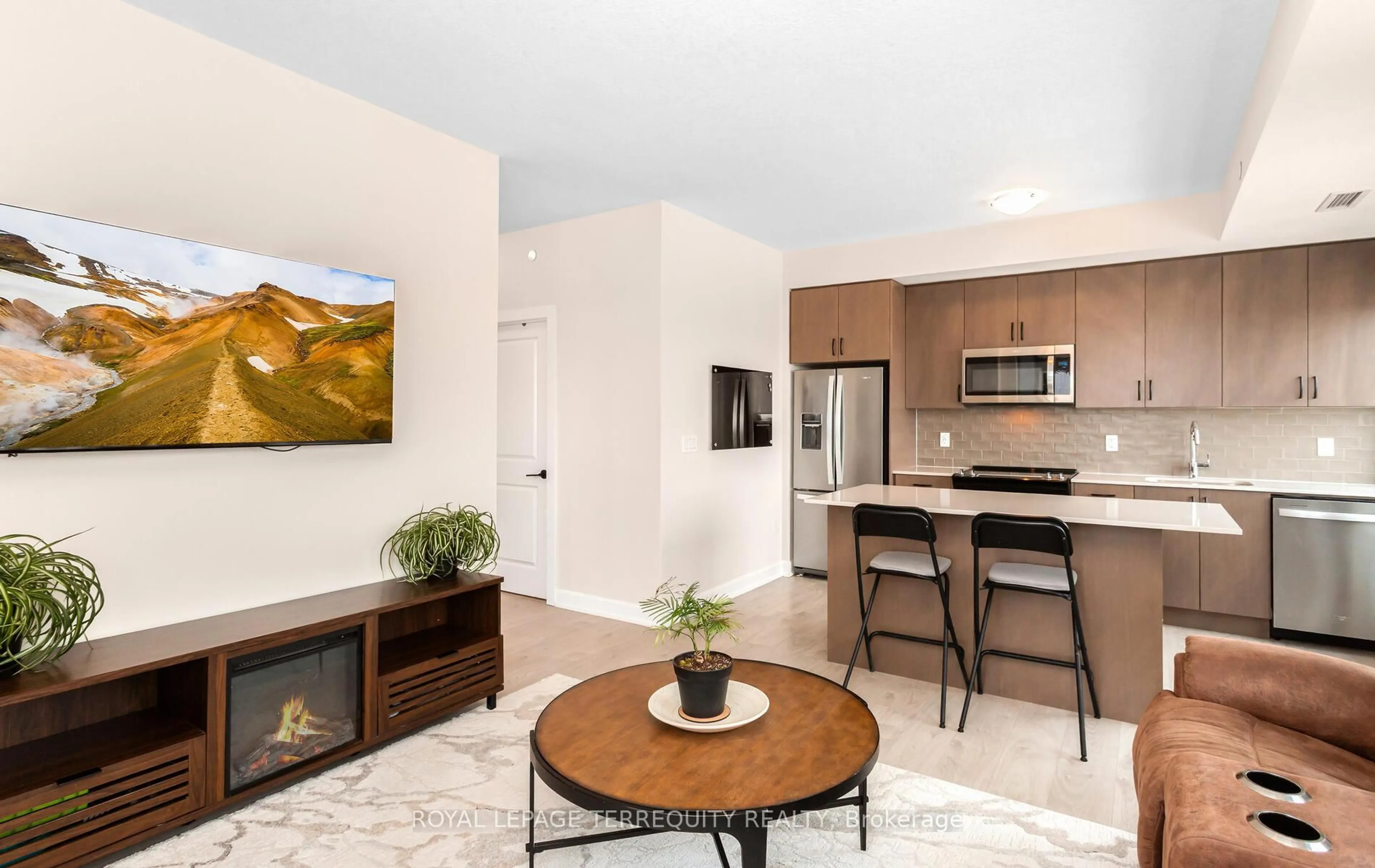 Open concept kitchen, ceramic/tile floor for 3200 William Coltson Ave #806, Oakville Ontario L6H 7W6