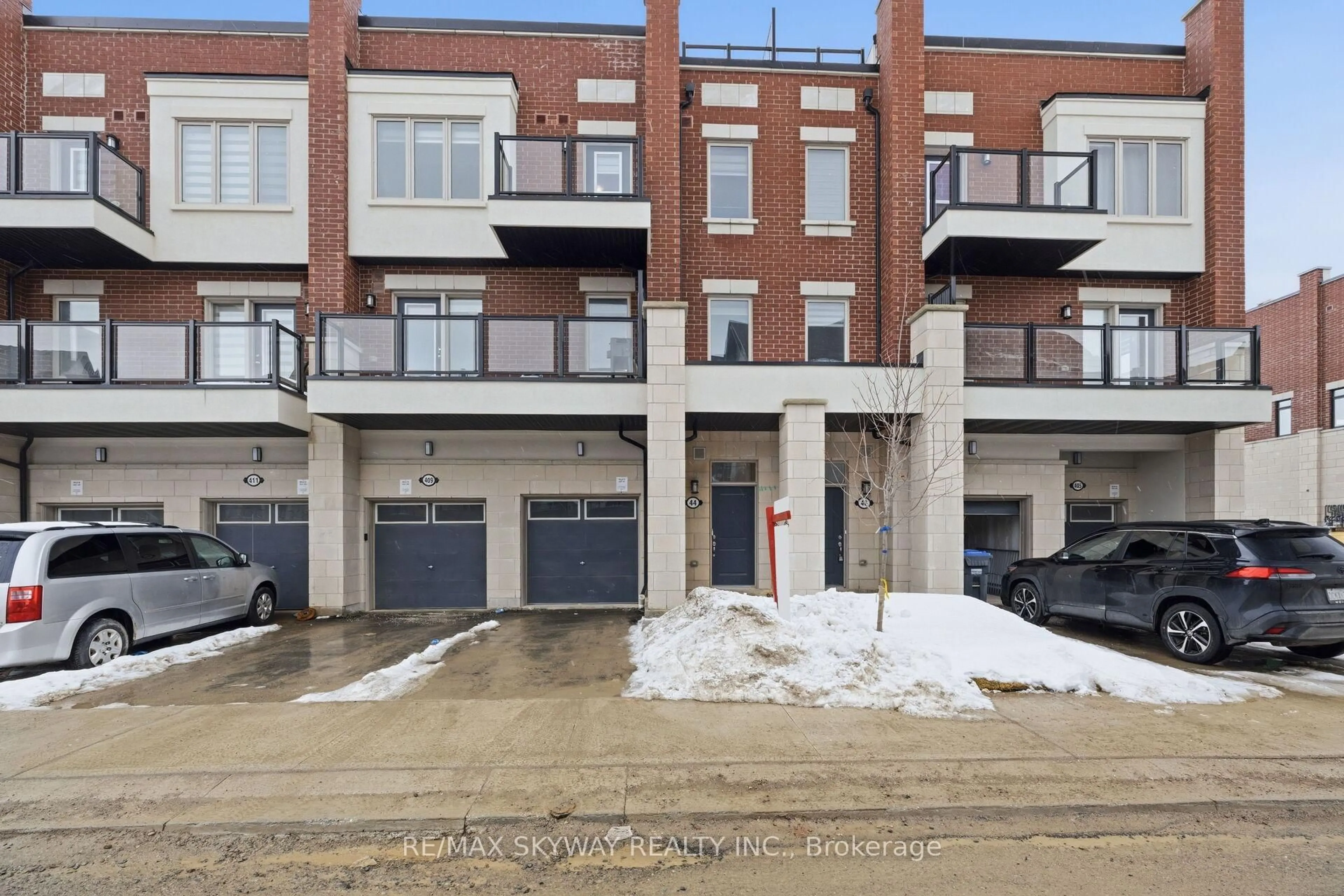 Unknown for 44 Springdale Ave, Caledon Ontario L7C 4L4