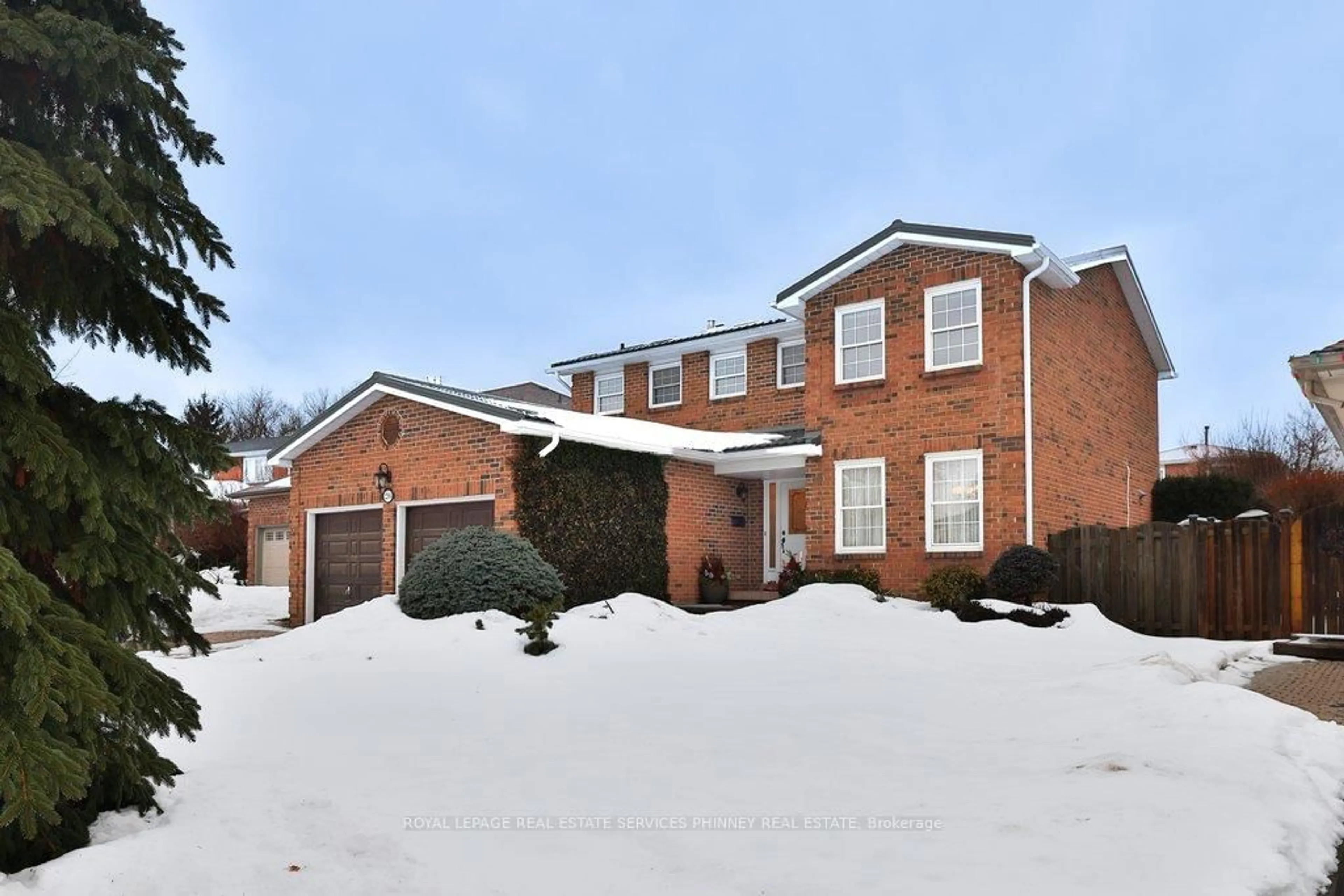 Home with brick exterior material, street for 2289 Beejay Crt, Mississauga Ontario L5M 2N6