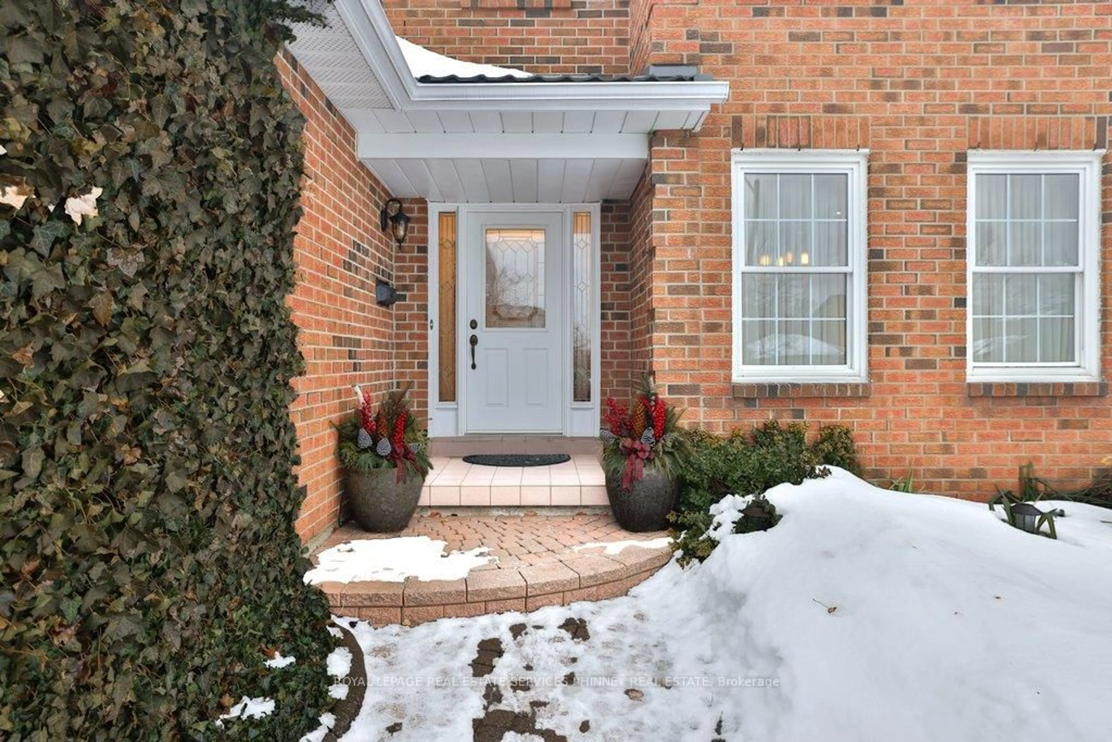Indoor entryway for 2289 Beejay Crt, Mississauga Ontario L5M 2N6