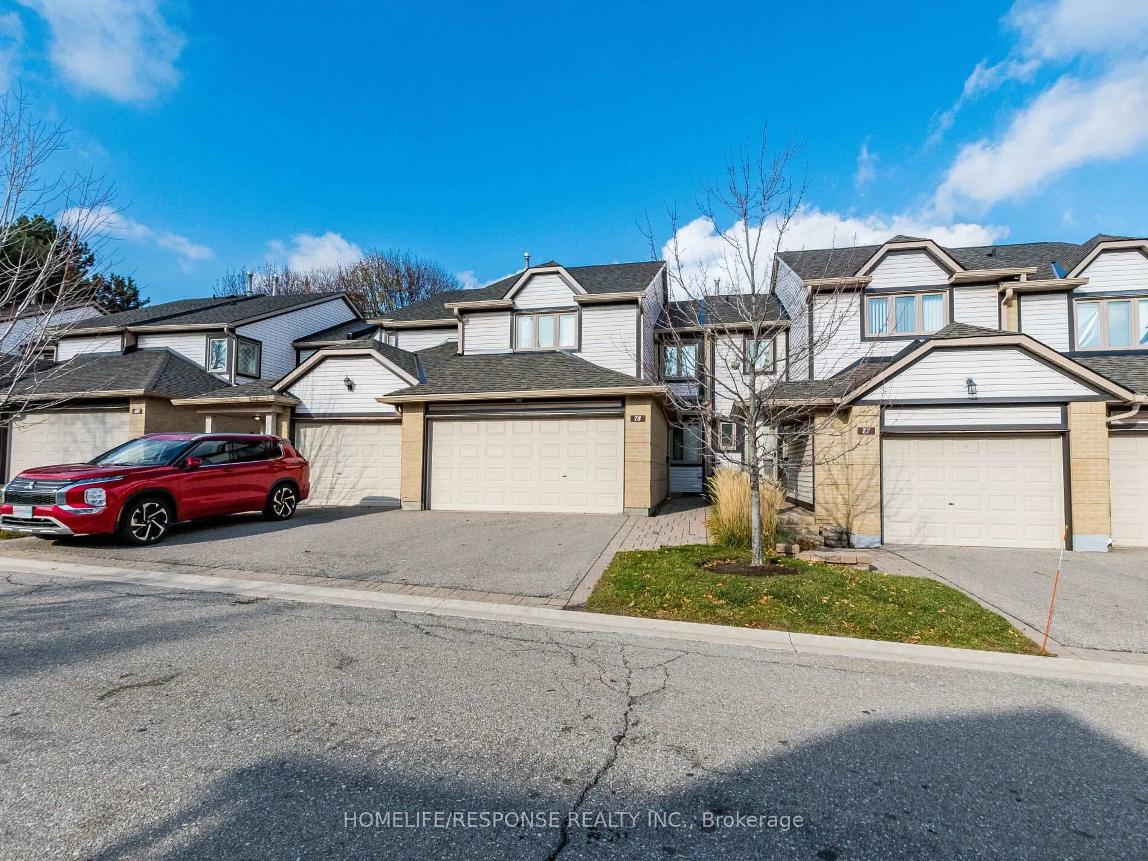 A pic from outside/outdoor area/front of a property/back of a property/a pic from drone, street for 2275 Credit Valley Rd #78, Mississauga Ontario L5M 4N5