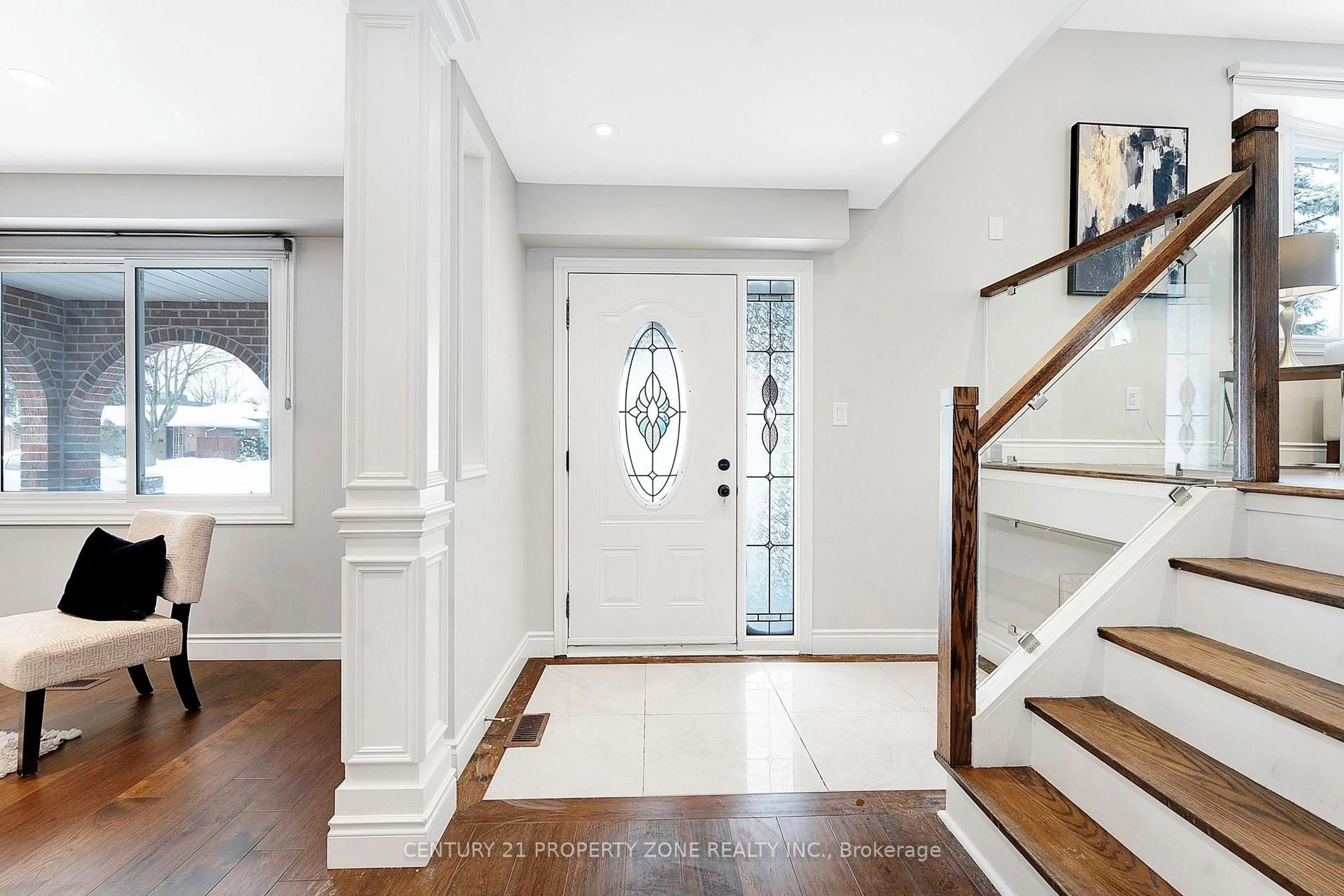 Indoor entryway for 242 Slater Cres, Oakville Ontario L6K 2C8