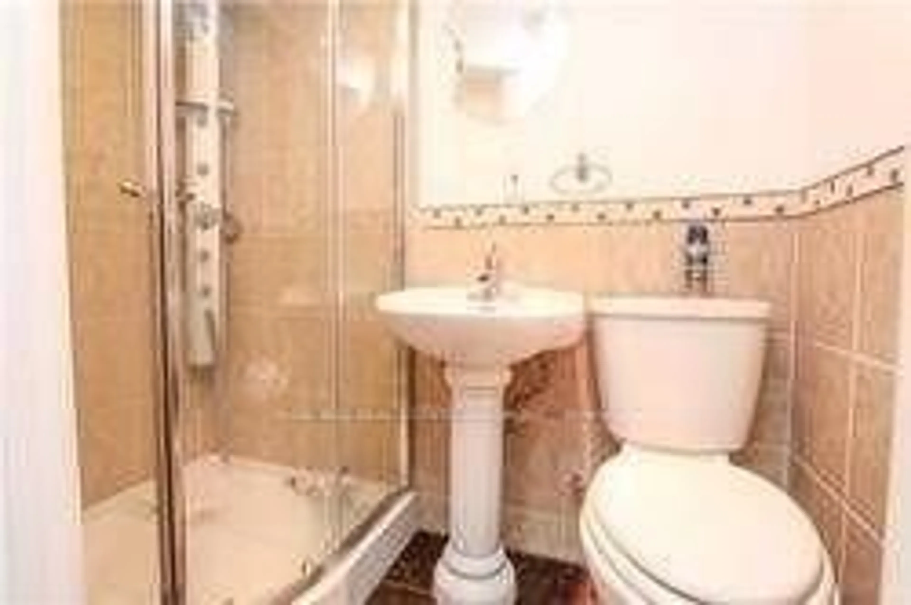 Standard bathroom, ceramic/tile floor for 9 Salem Crt, Brampton Ontario L6V 4J8