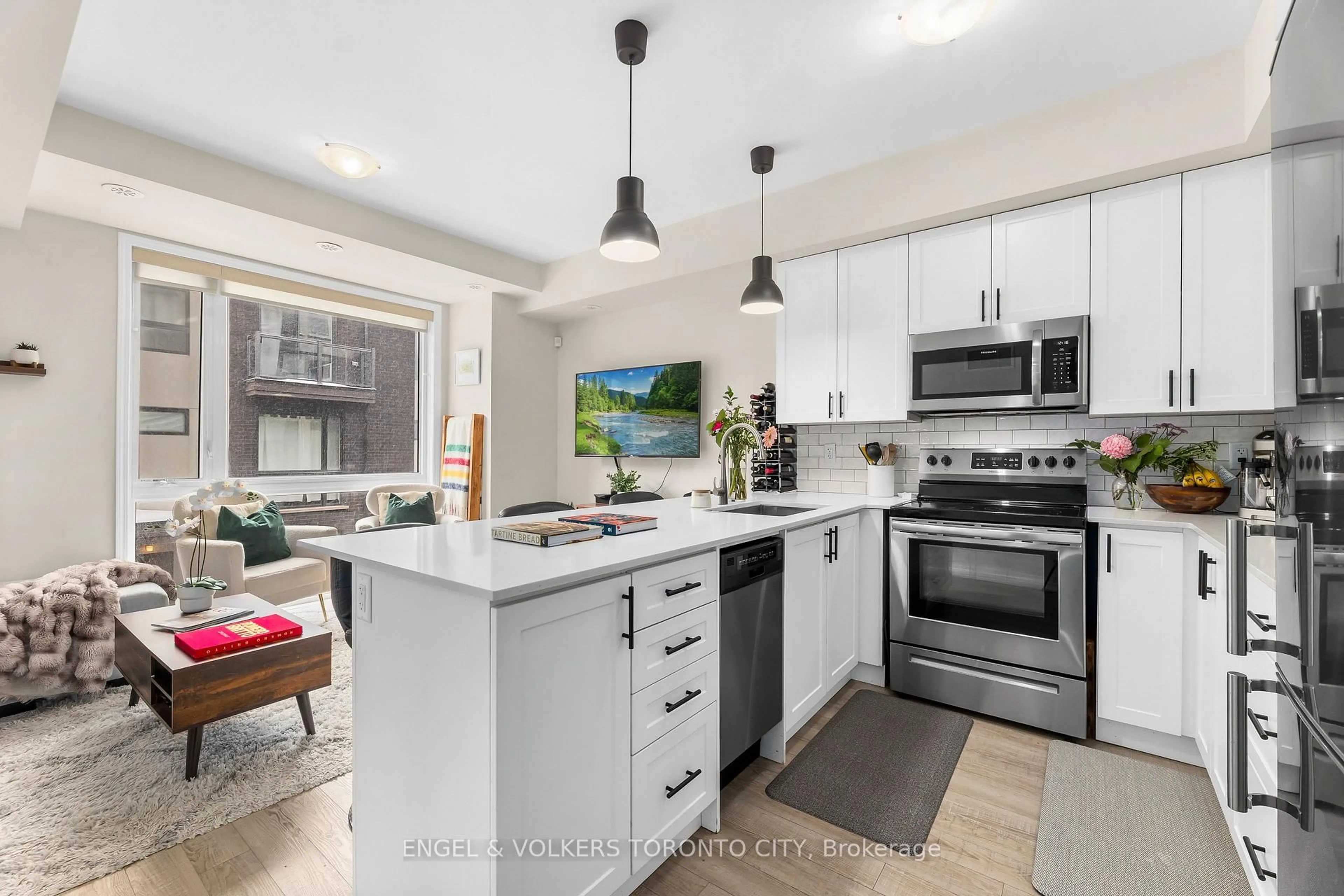 Open concept kitchen, ceramic/tile floor for 30 Fieldway Rd #78, Toronto Ontario M8Z 0E3