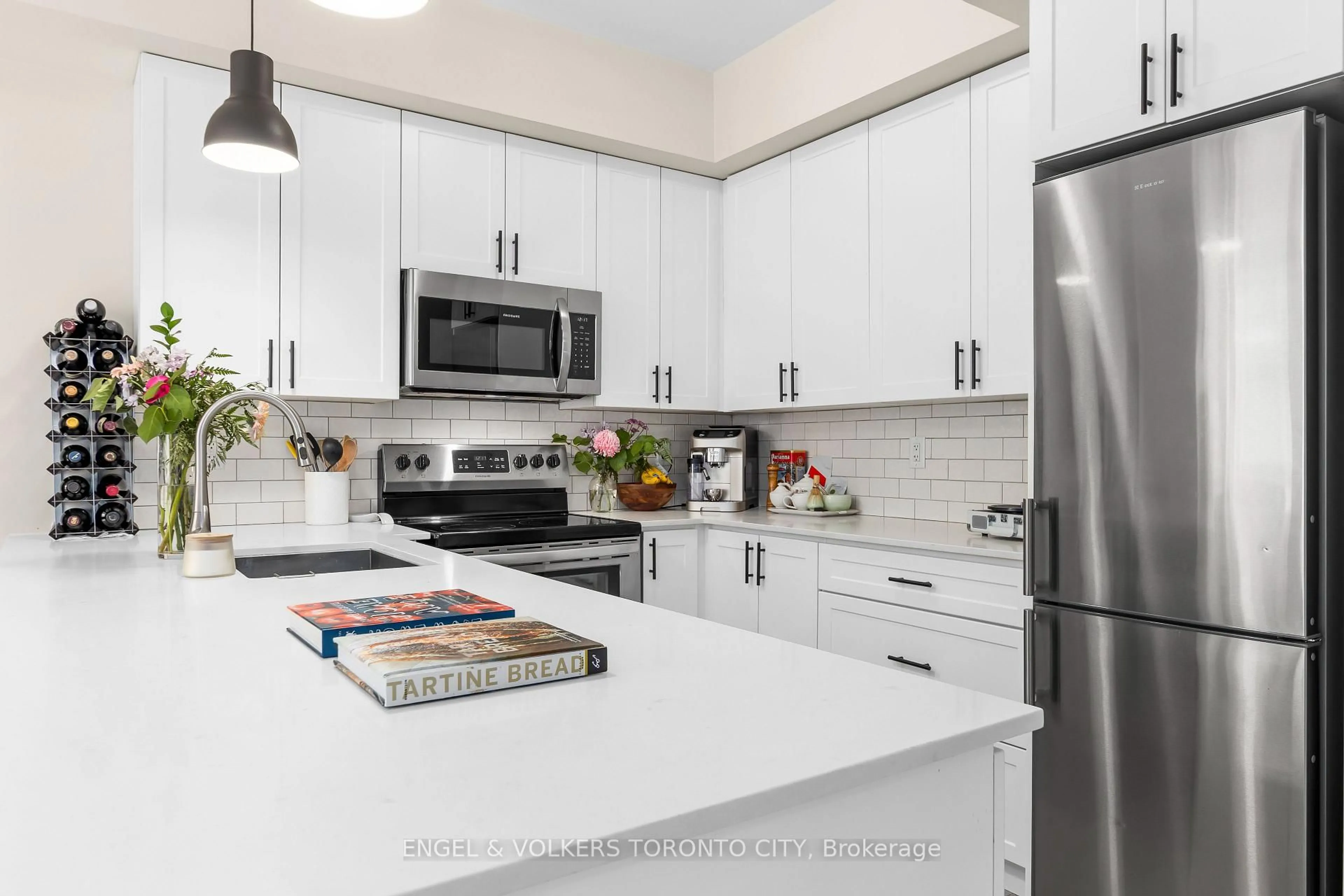 Open concept kitchen, ceramic/tile floor for 30 Fieldway Rd #78, Toronto Ontario M8Z 0E3