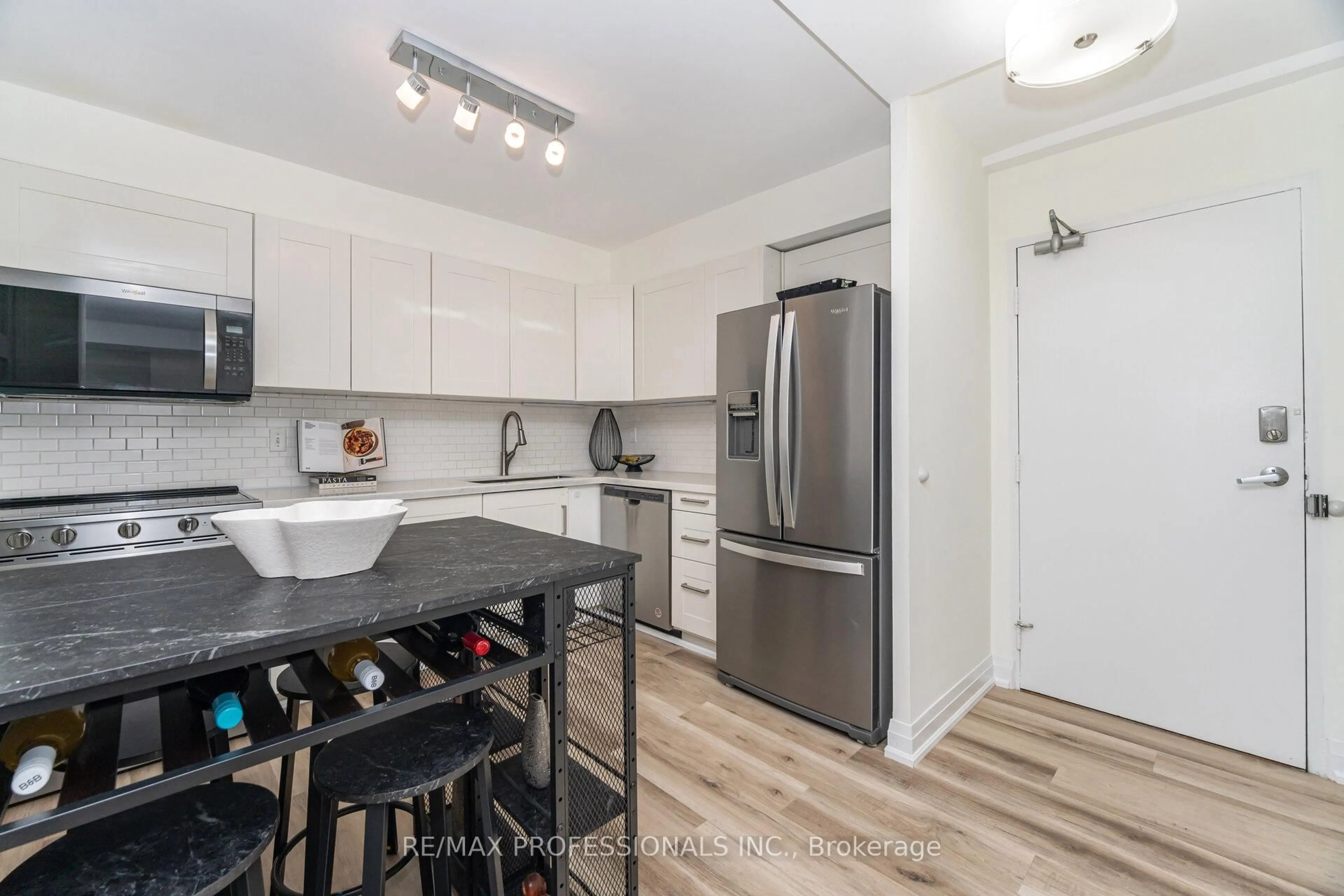 Standard kitchen, unknown for 364 The East Mall #326B, Toronto Ontario M9B 6C5