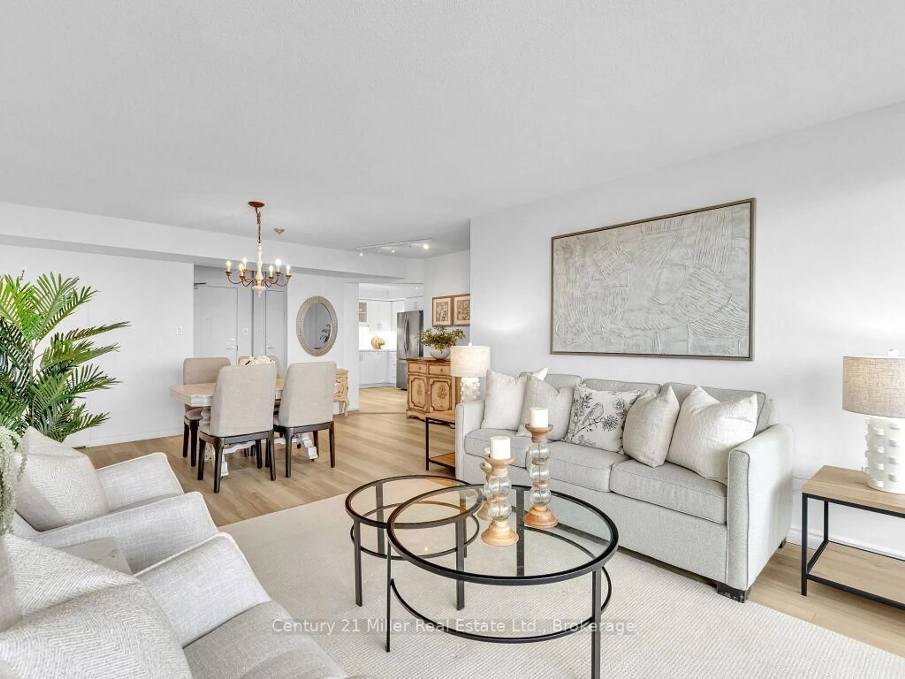 Living room with furniture, unknown for 5090 Pinedale Ave #1009, Burlington Ontario L7L 3V8