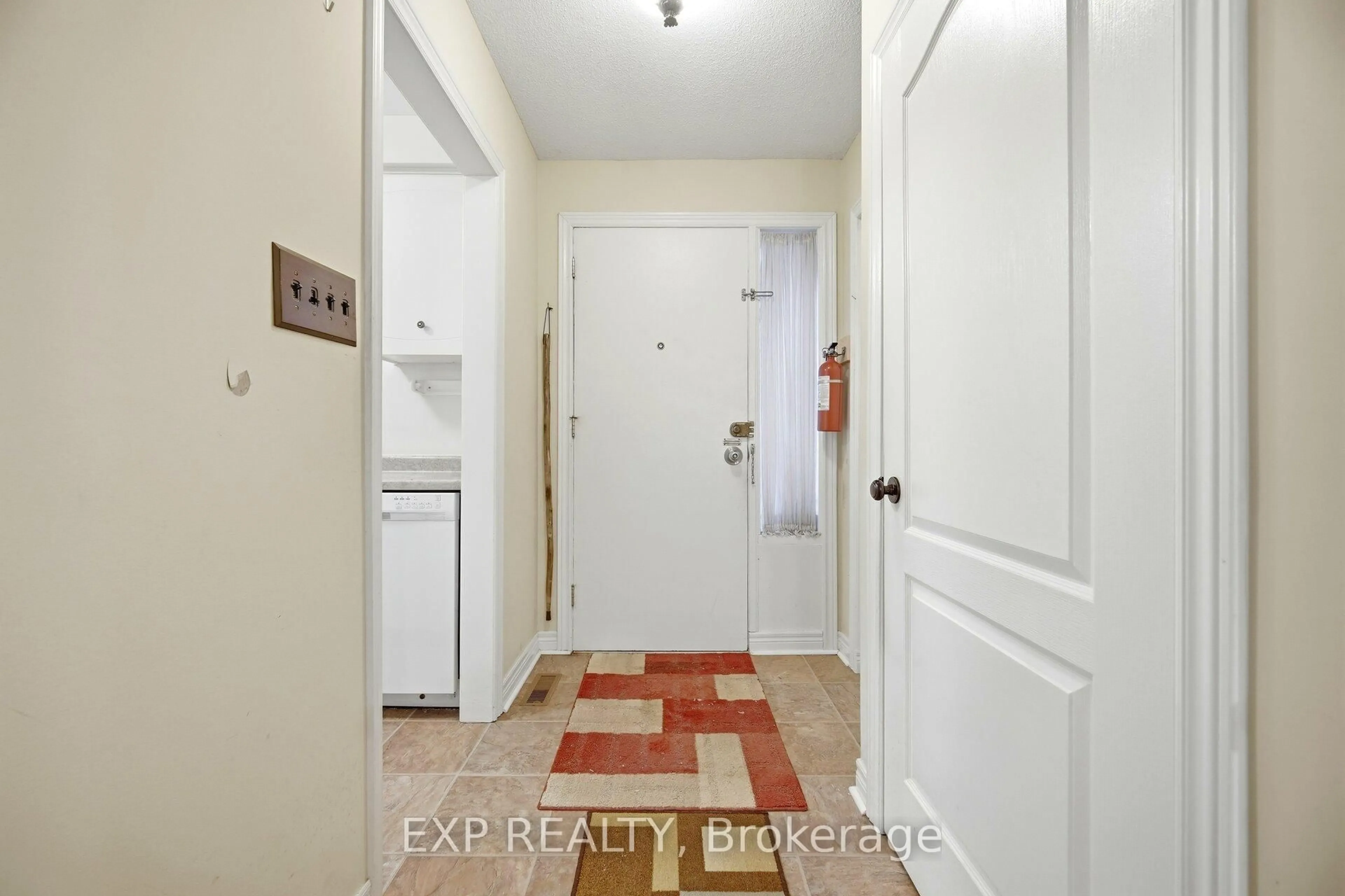 Indoor entryway for 107 Archdekin Dr, Brampton Ontario L6V 1Y8