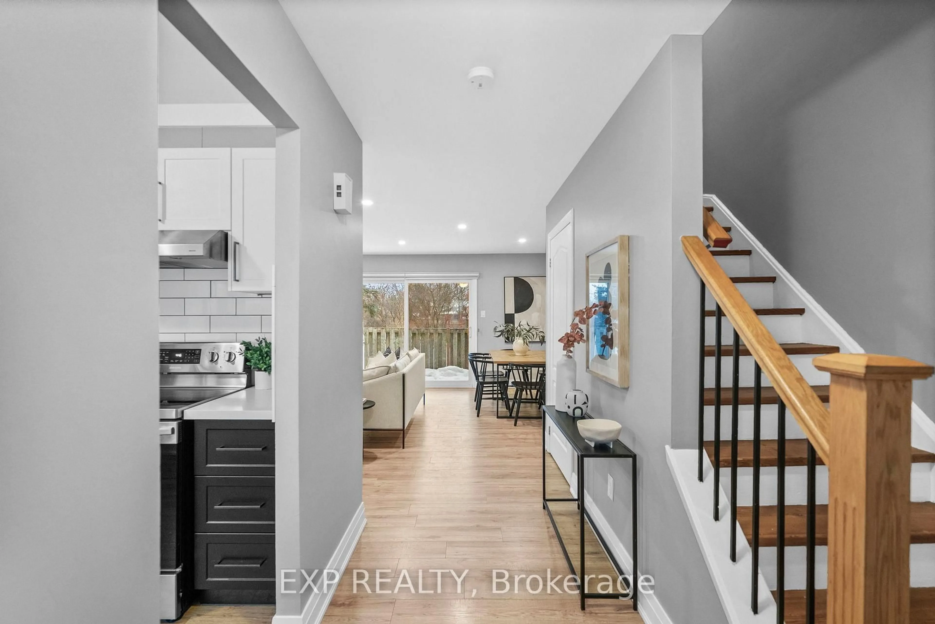 Indoor entryway for 641 Woodward Ave, Milton Ontario L9T 3K4