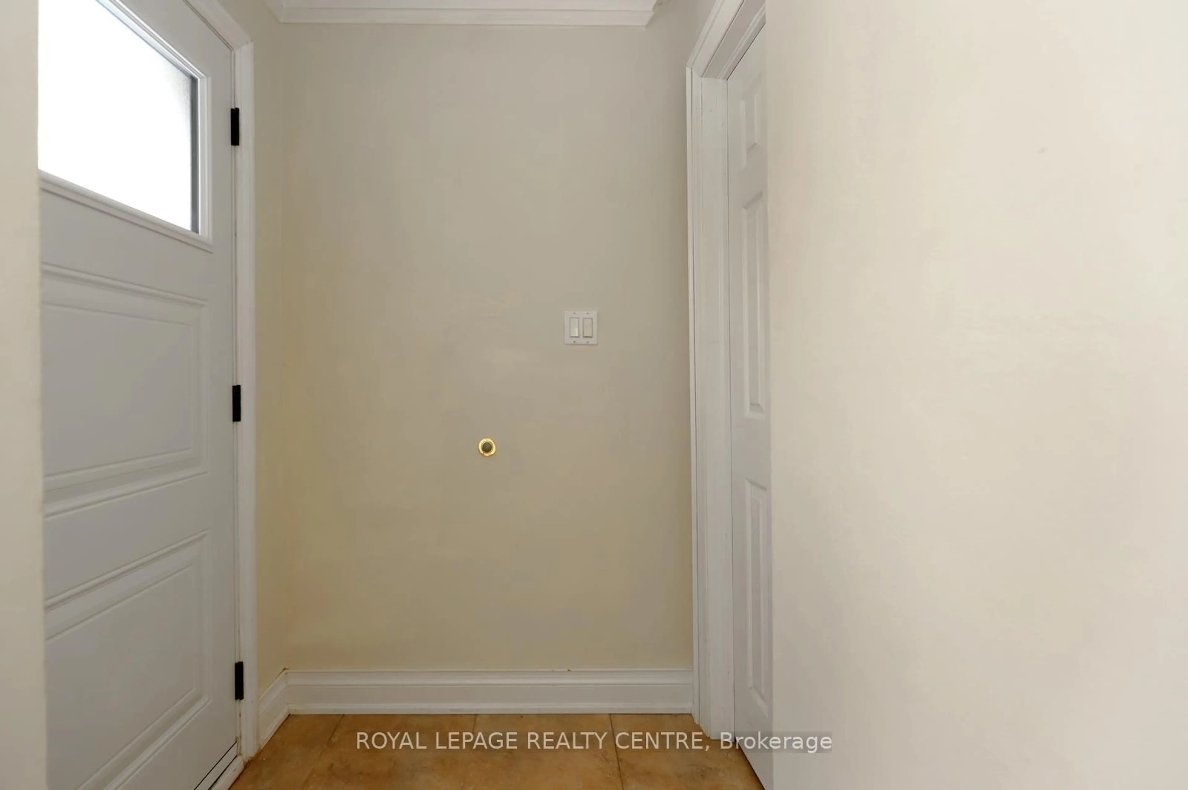 Unknown for 1021 Cedarglen Gate #16, Mississauga Ontario L5C 3A7