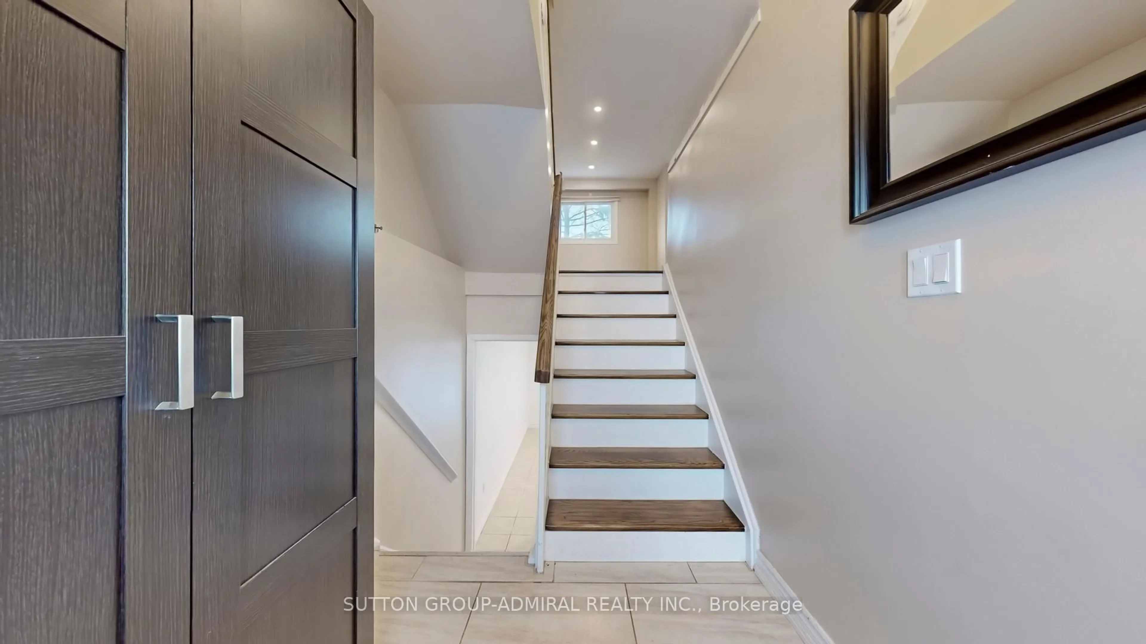 Stairs for 64 Bronte St #8, Milton Ontario L9T 1Y8