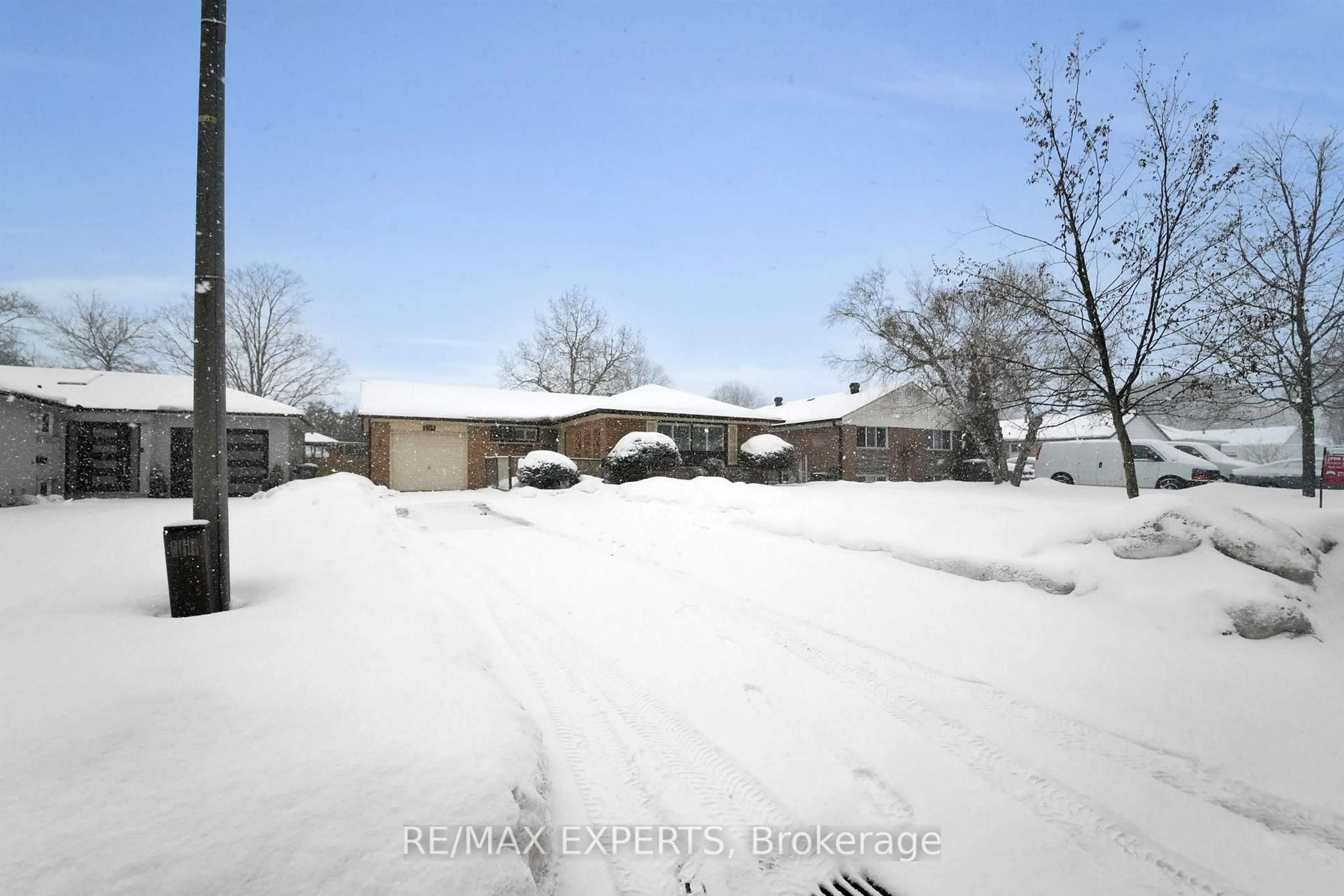 A pic from outside/outdoor area/front of a property/back of a property/a pic from drone, street for 19 Burgby Ave, Brampton Ontario L6X 2G7