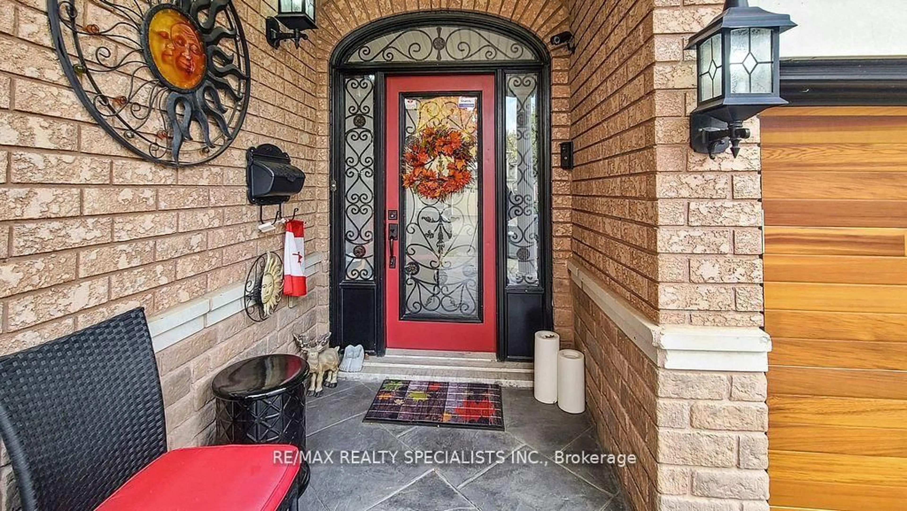 Indoor entryway for 11 Wonder Way, Brampton Ontario L6P 1E9