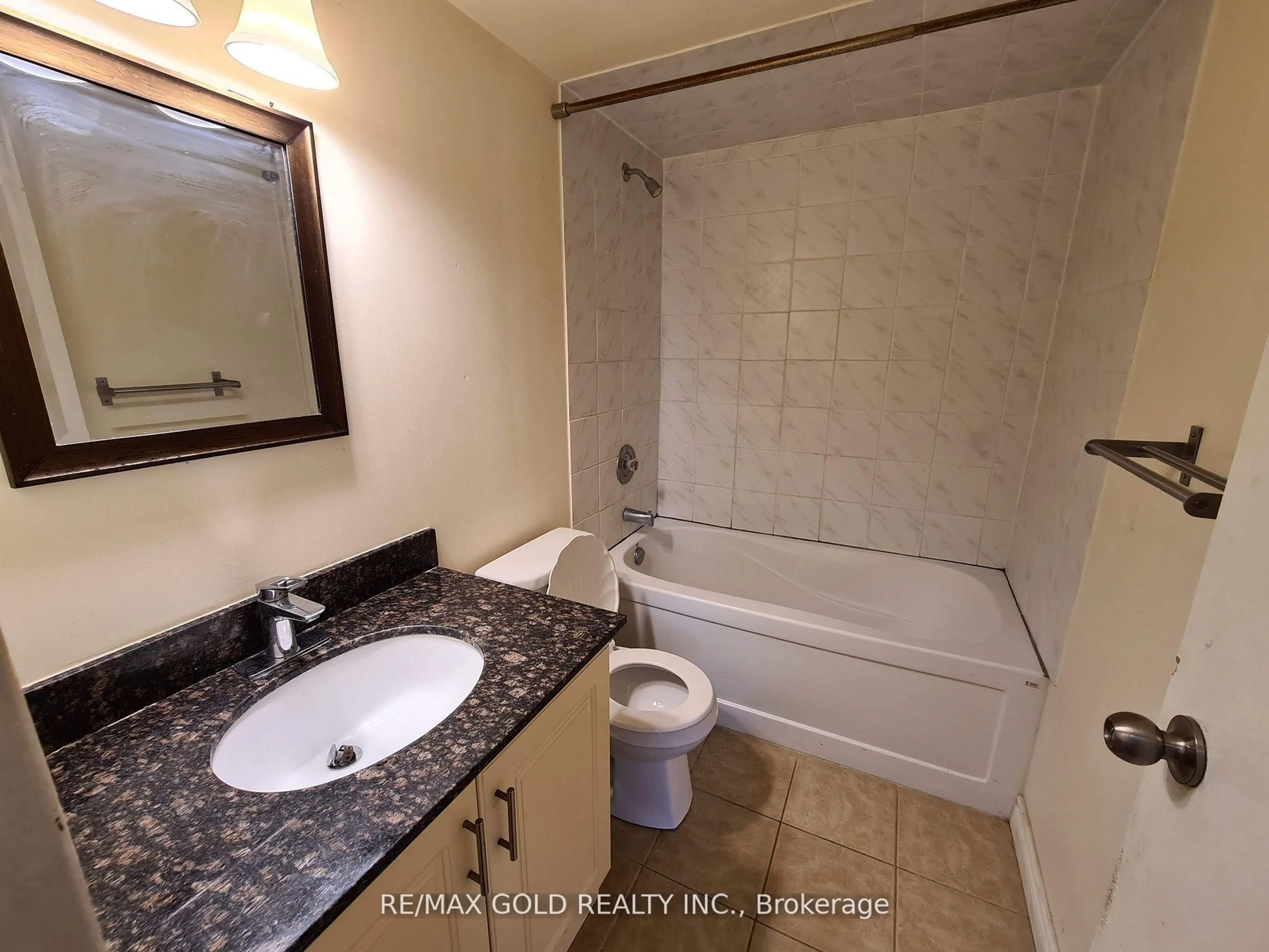 Standard bathroom, ceramic/tile floor for 335 Driftwood Ave #405, Toronto Ontario M3N 2P3