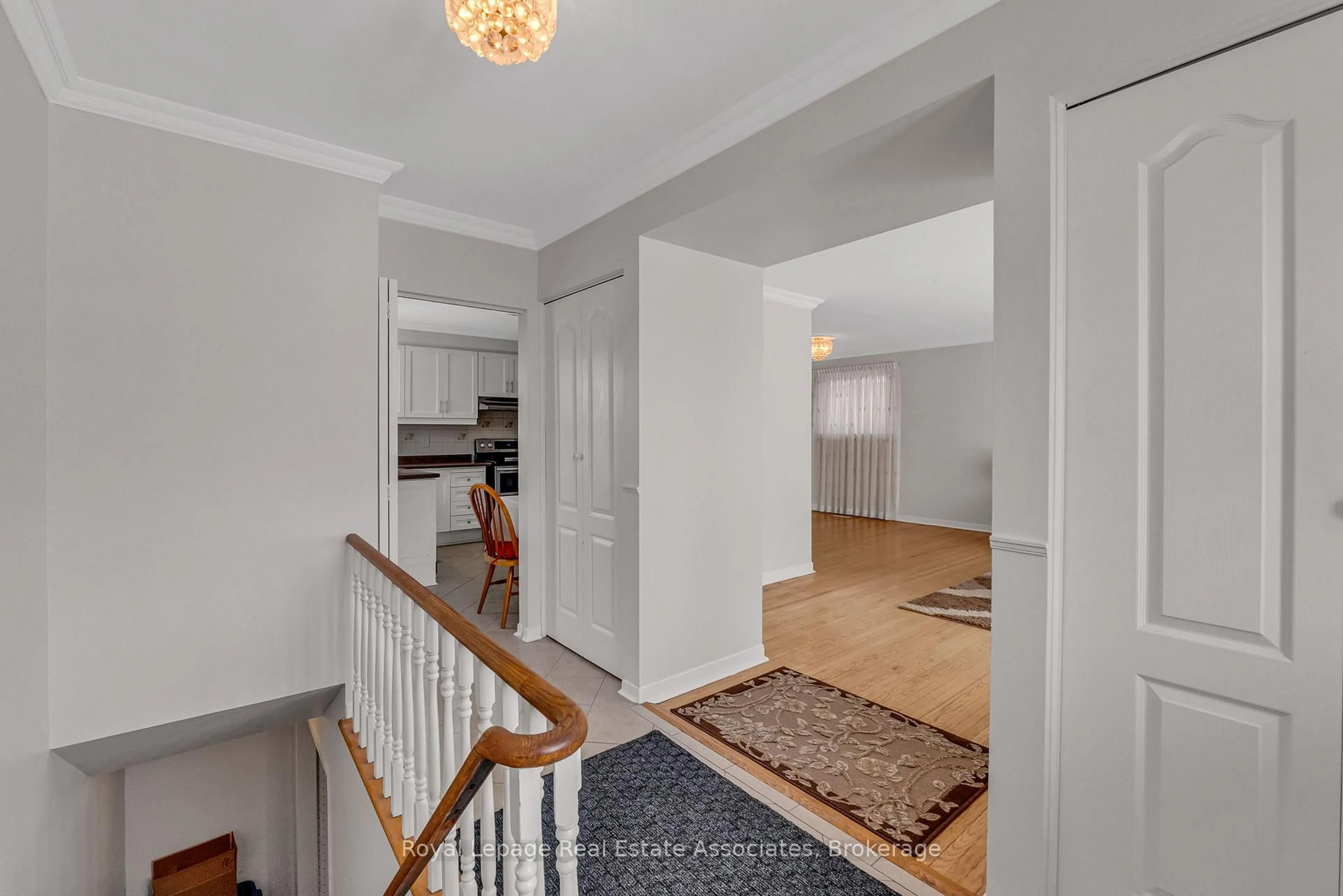 Indoor entryway for 56 Brookland Dr, Brampton Ontario L6T 2M5