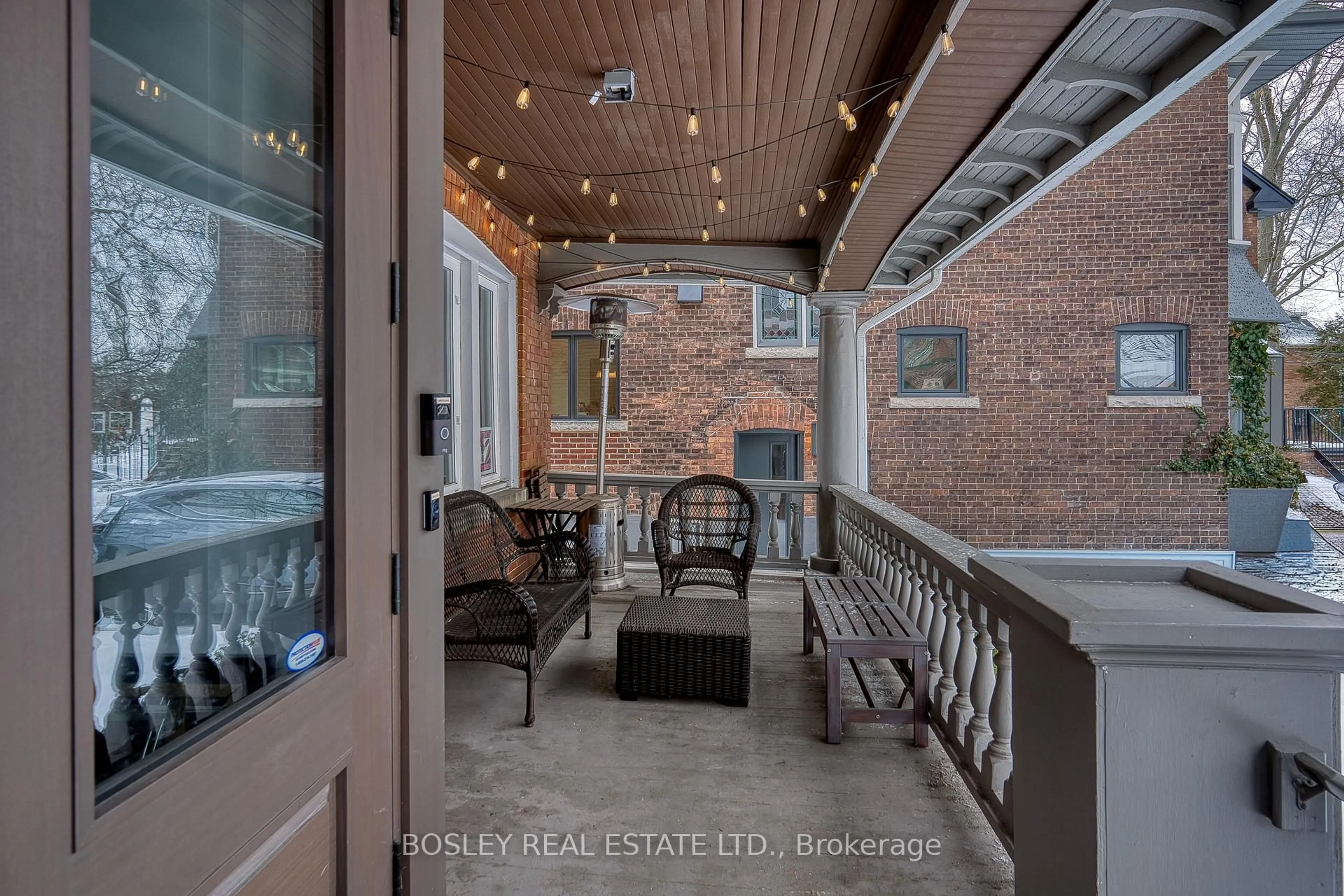 Patio, street for 91 Indian Rd, Toronto Ontario M6R 2V5