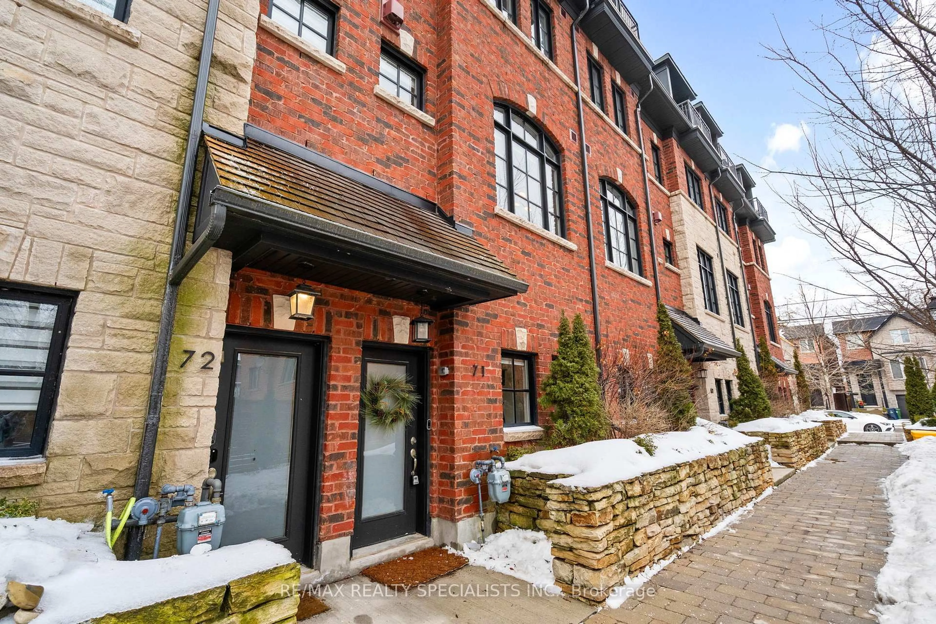 Home with brick exterior material, building for 71 Elder Ave #71, Toronto Ontario M8W 0B8