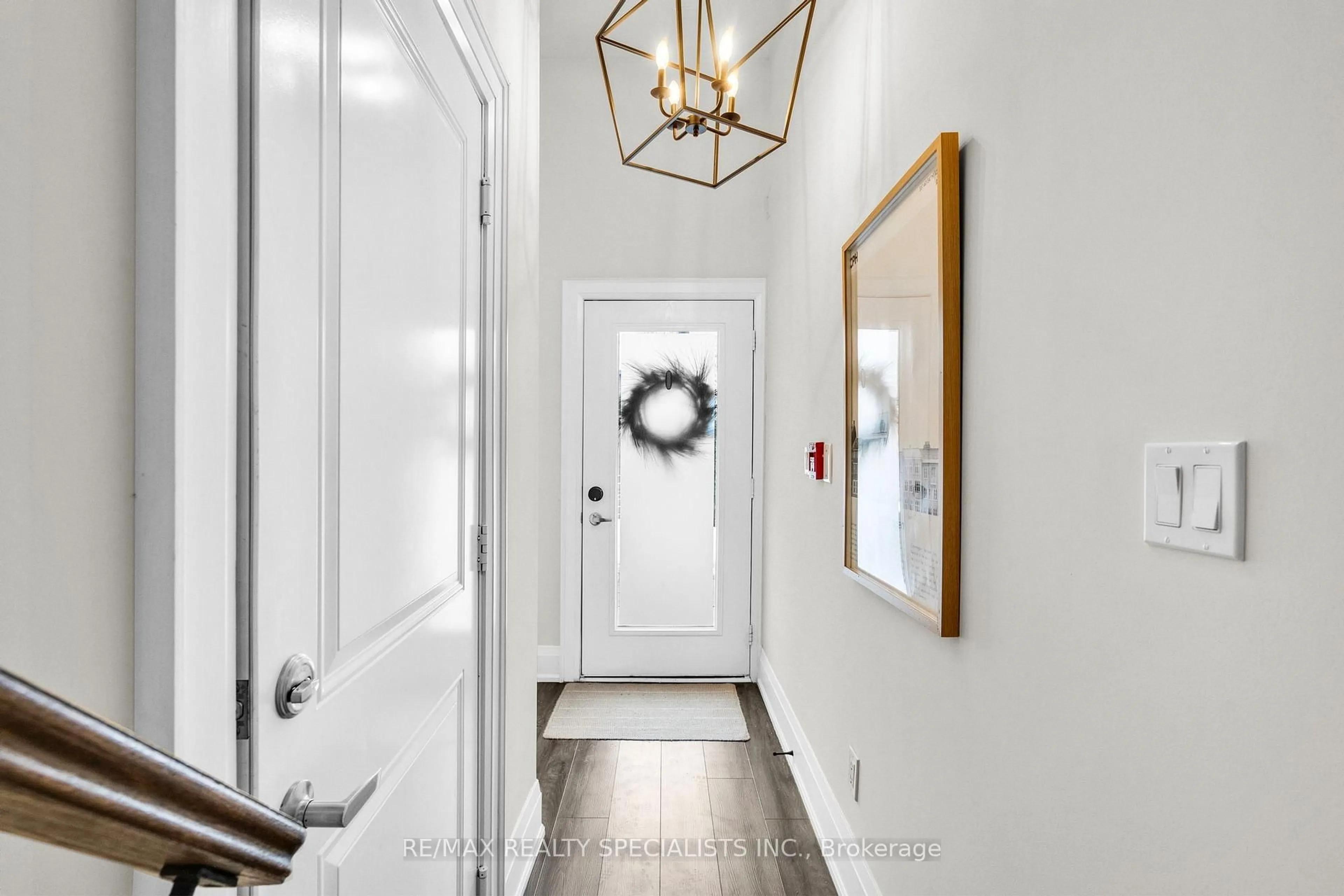 Indoor entryway for 71 Elder Ave #71, Toronto Ontario M8W 0B8