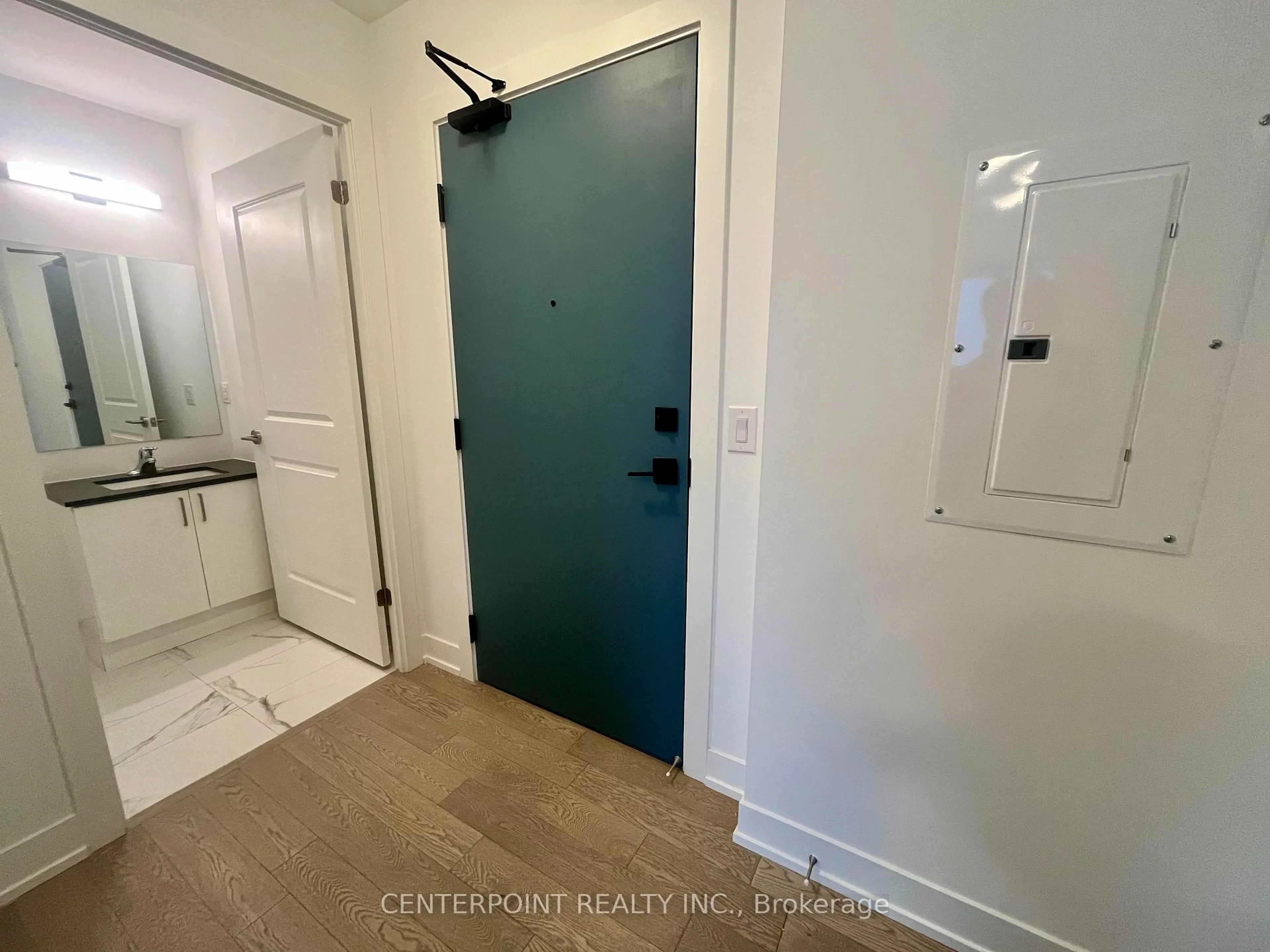 Indoor entryway for 1063 Douglas McCurdy Common #803, Mississauga Ontario L5G 0C5
