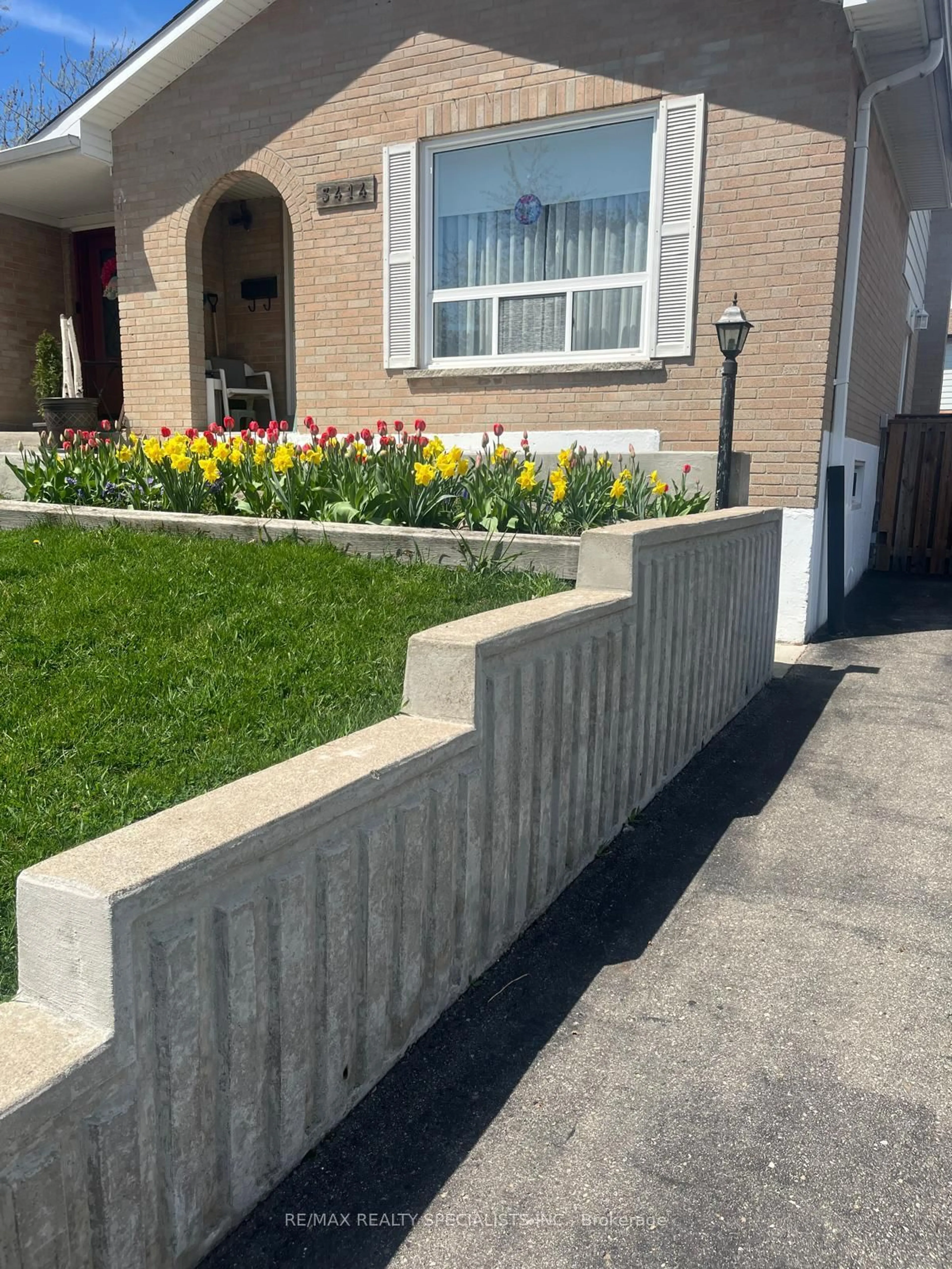 Unknown for 3414 Galena Cres, Mississauga Ontario L5A 3L8