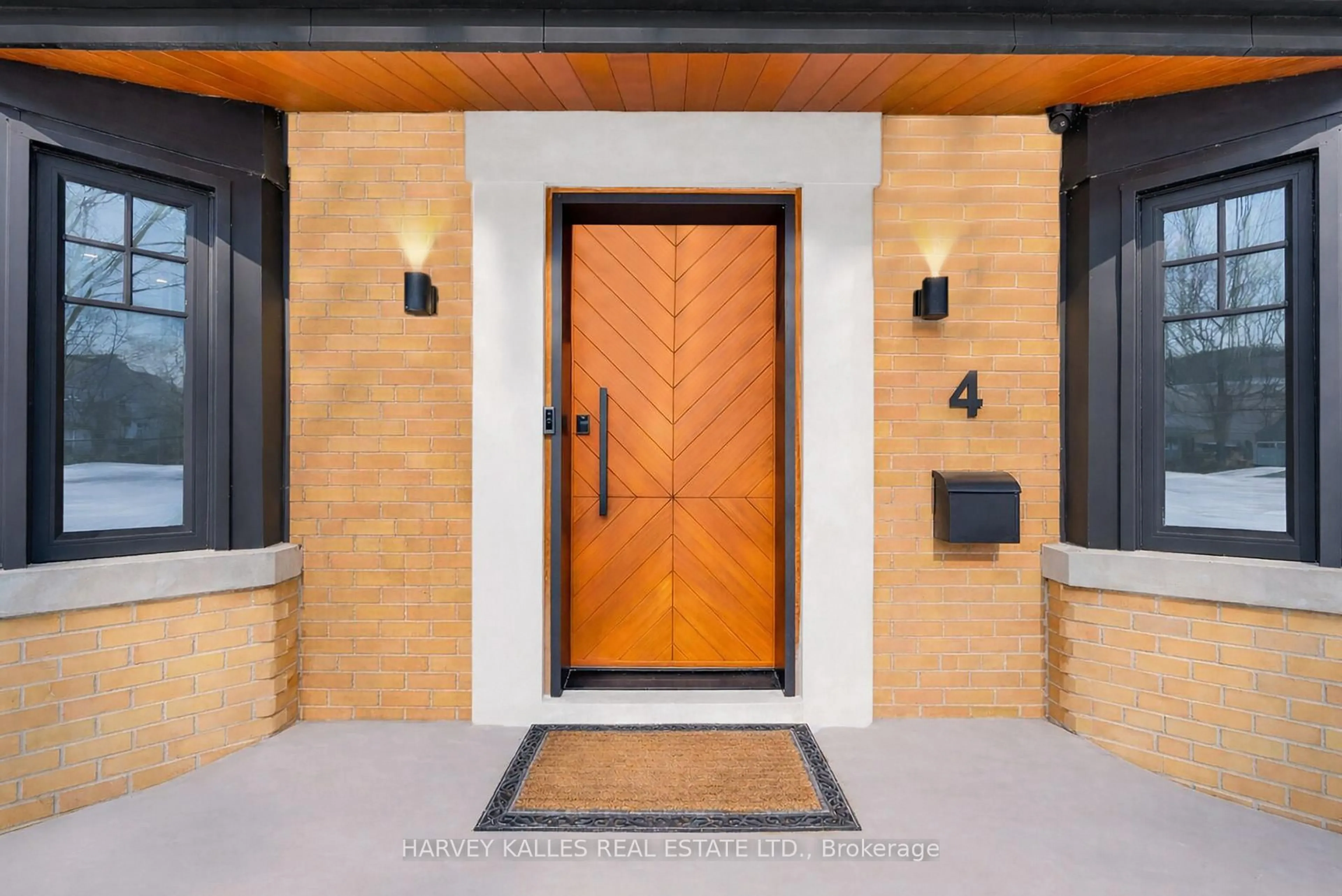 Indoor entryway for 4 Belvedere Blvd, Toronto Ontario M8X 1K1