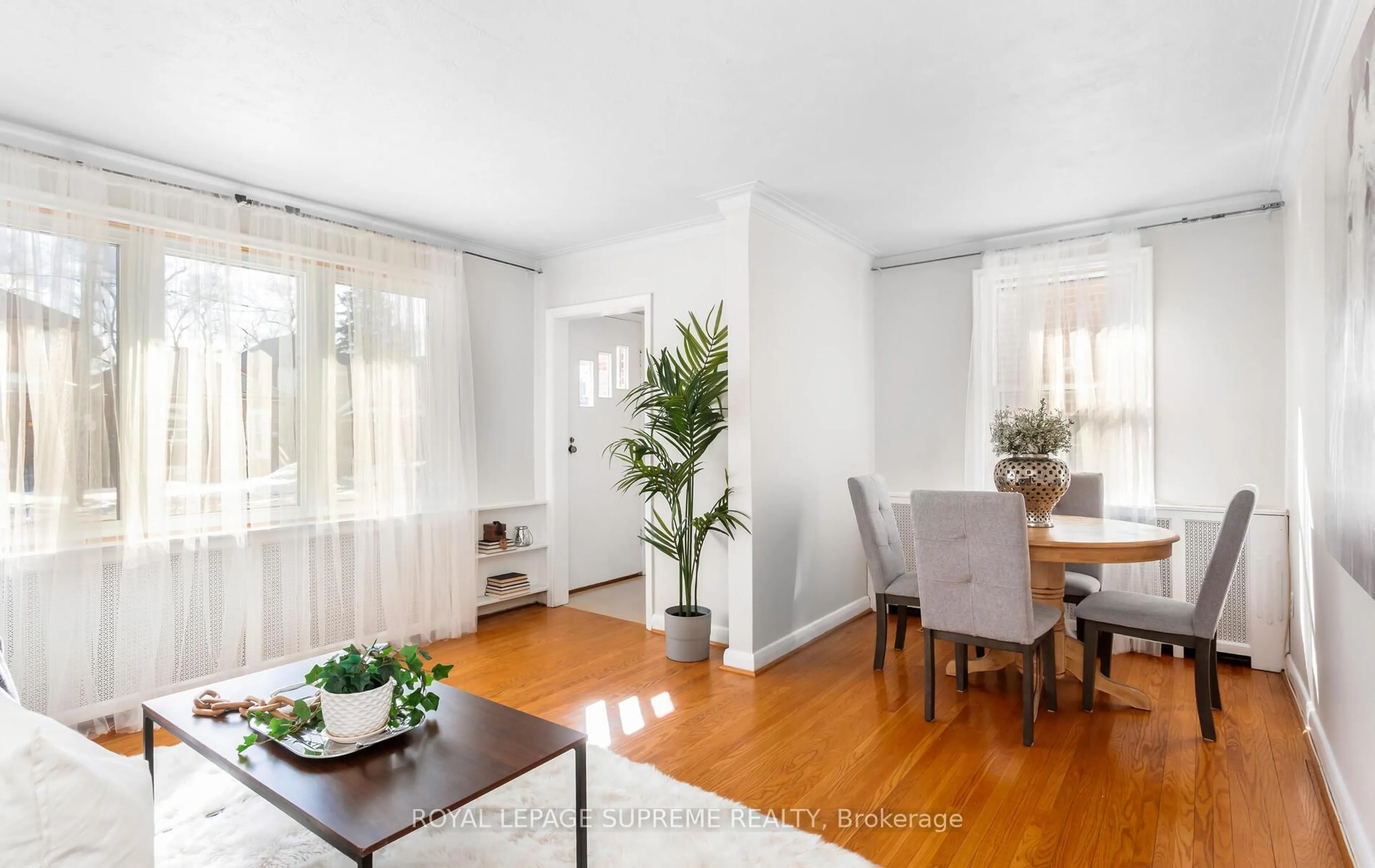 Dining room, wood/laminate floor for 14 East Dr, Toronto Ontario M6N 2N7