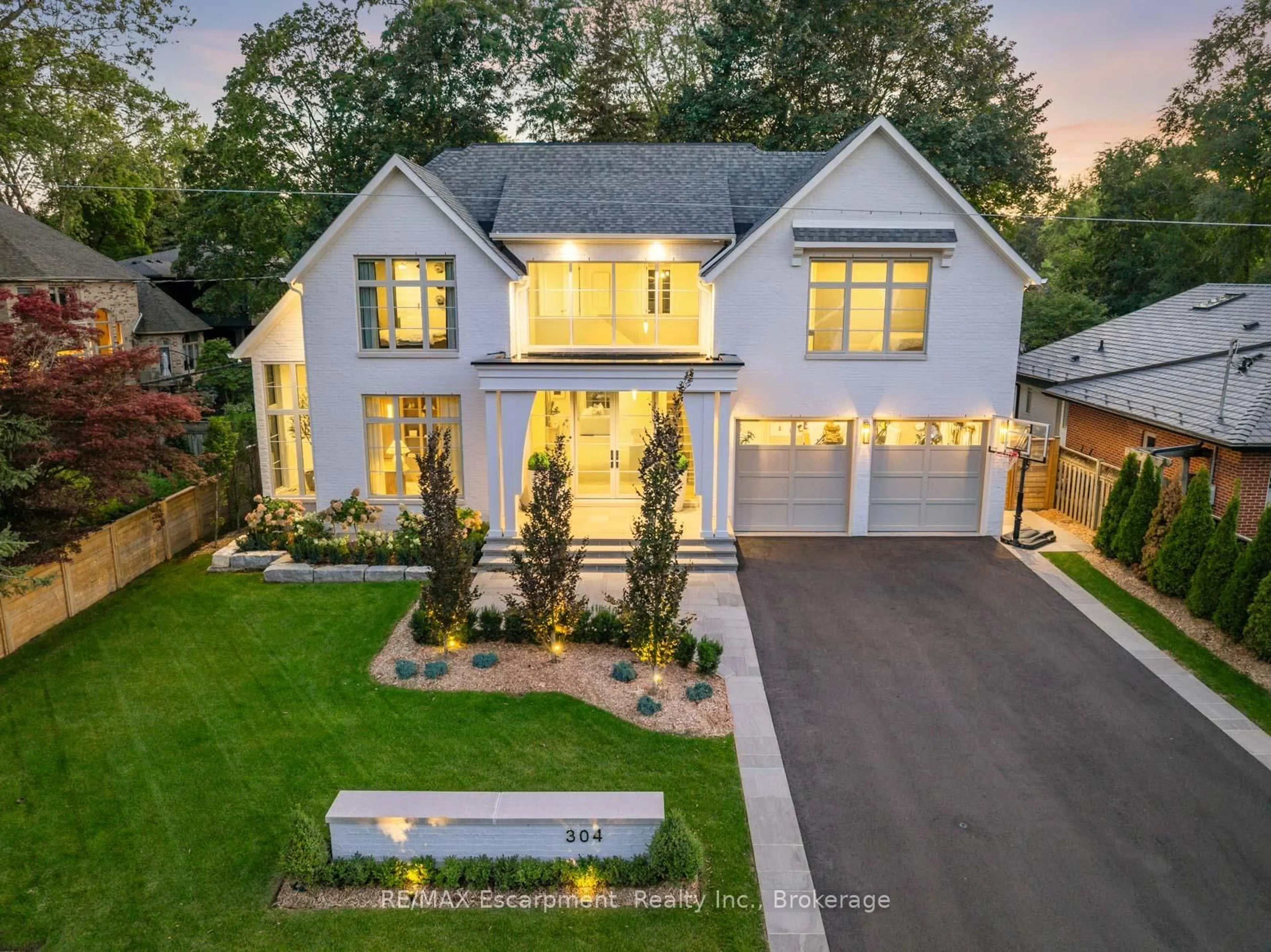 Home with brick exterior material, street for 304 Pomona Ave, Burlington Ontario L7N 1T3