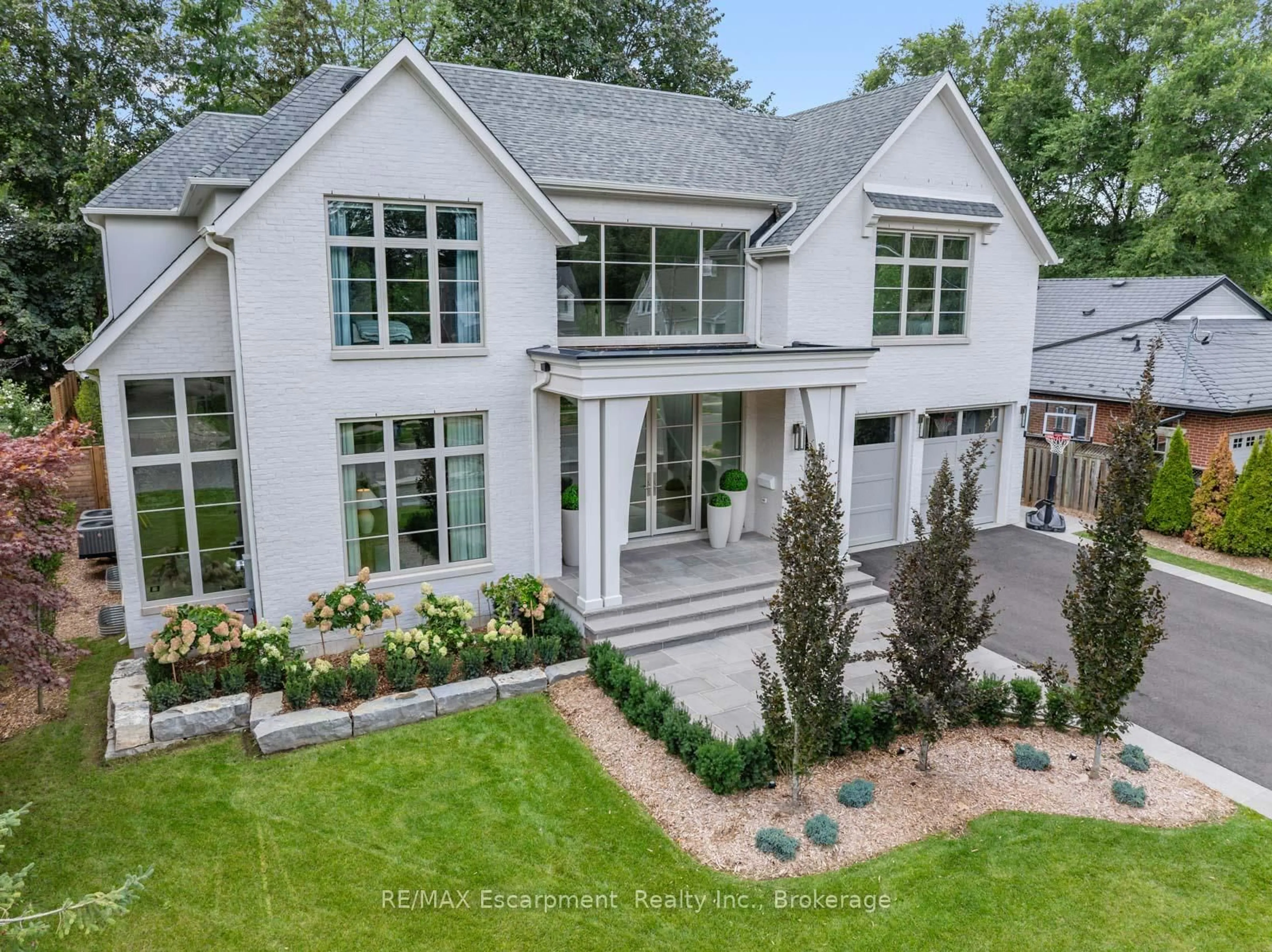 Home with brick exterior material, street for 304 Pomona Ave, Burlington Ontario L7N 1T3