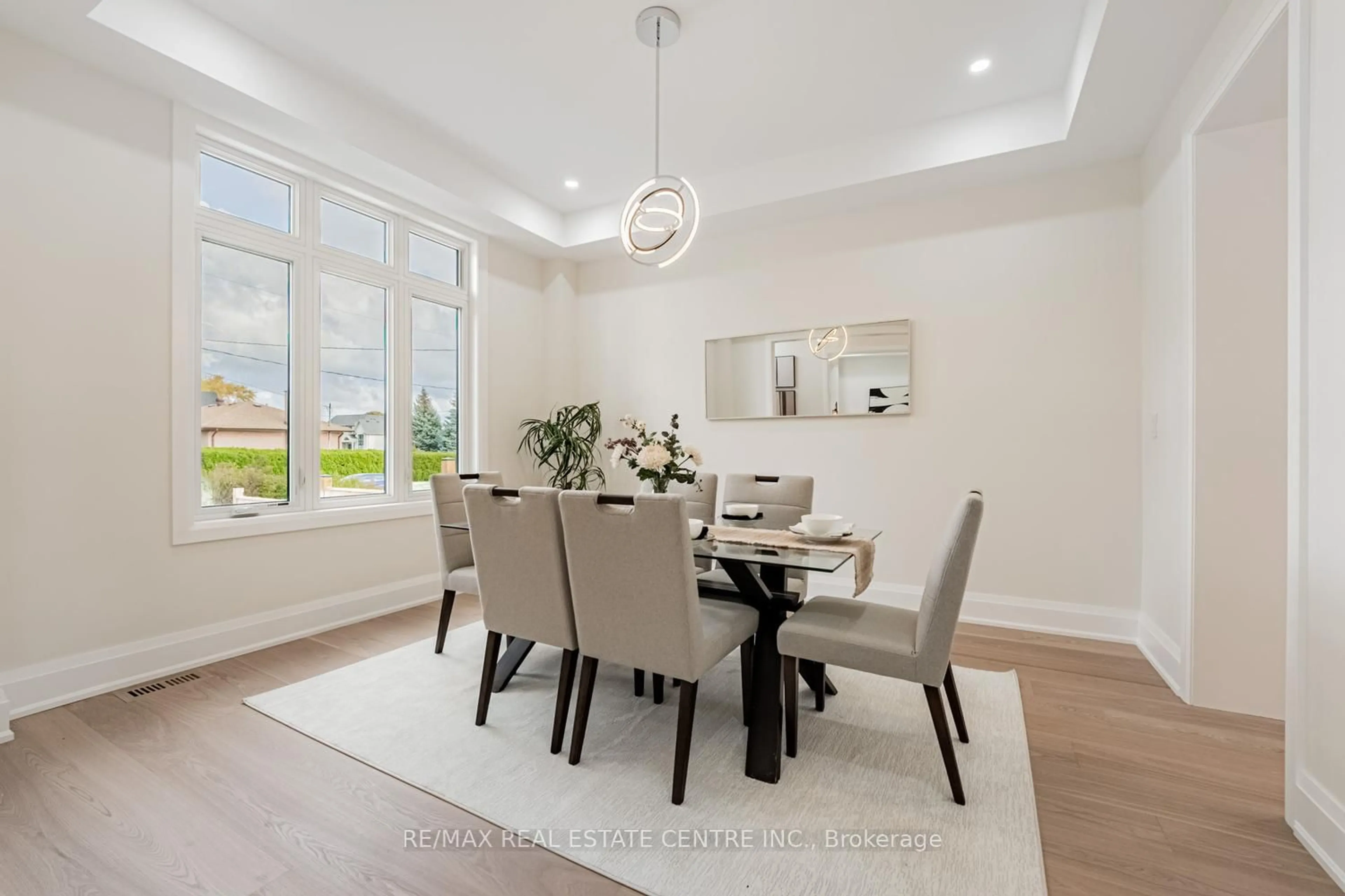 Dining room, unknown for 368 WEIGHTON Dr, Oakville Ontario L6K 2R4