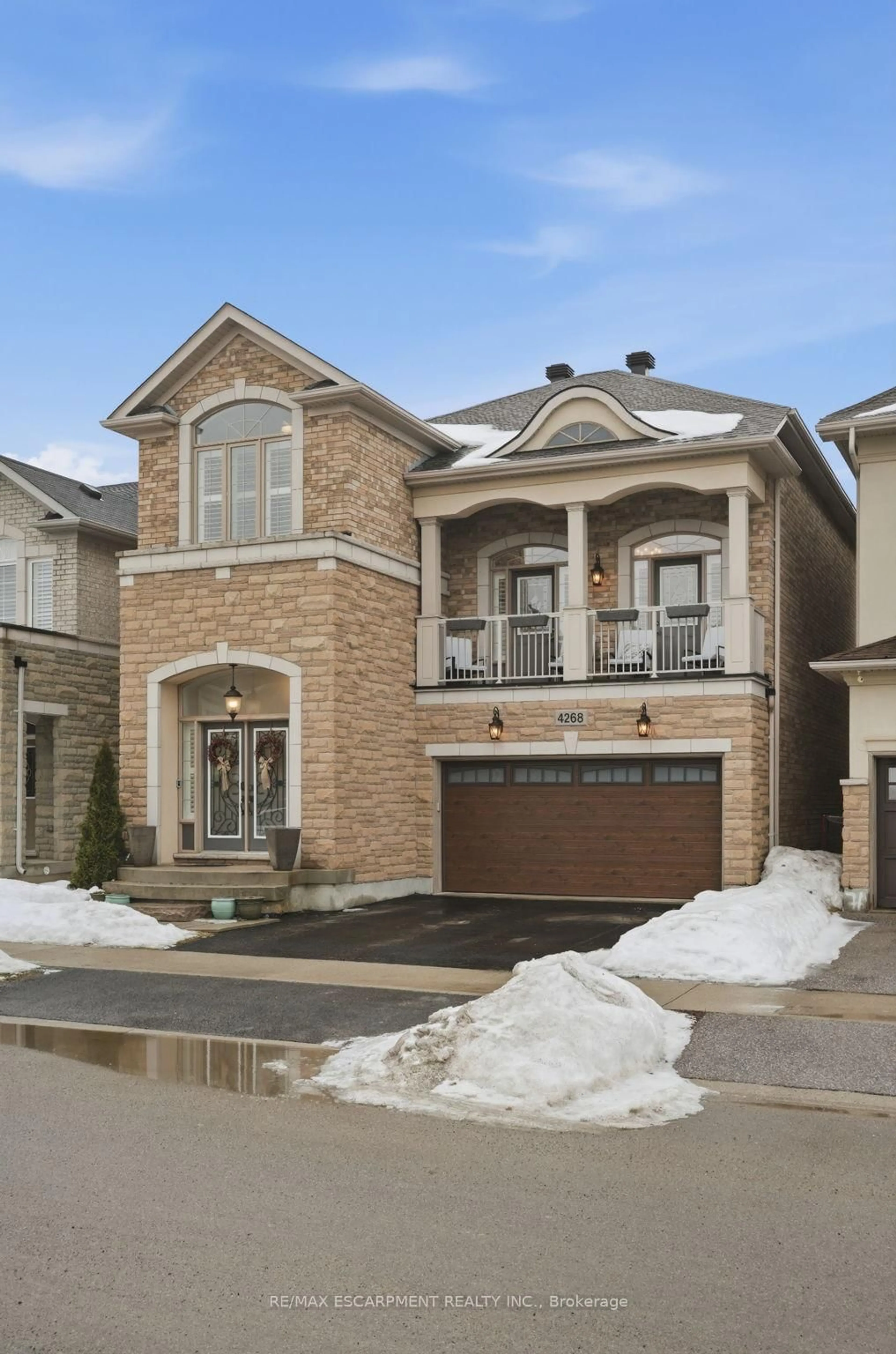 Home with brick exterior material, street for 4268 Ryan Lane, Burlington Ontario L7M 0M3