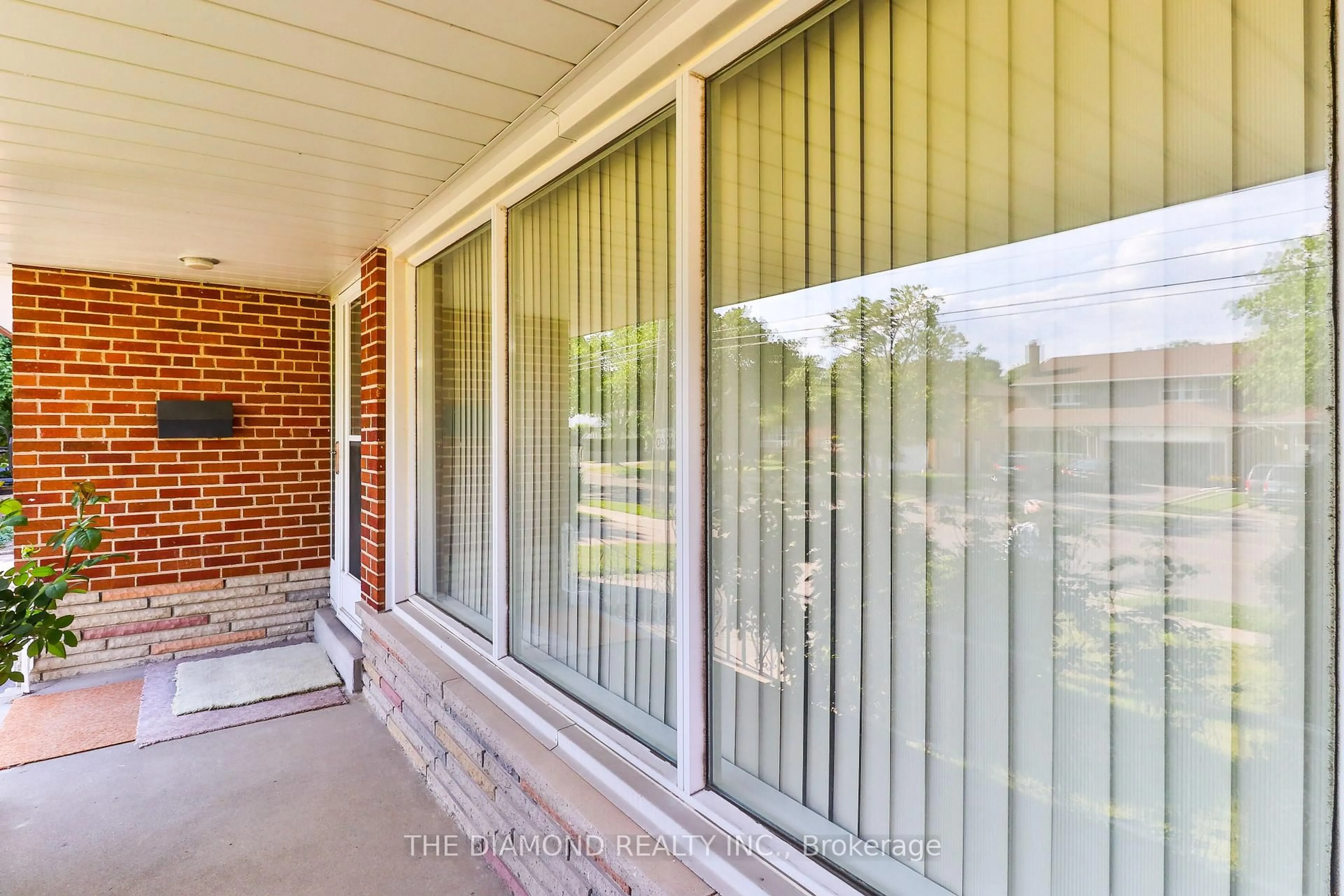 Unknown for 100 Summitcrest Dr, Toronto Ontario M9P 1H8