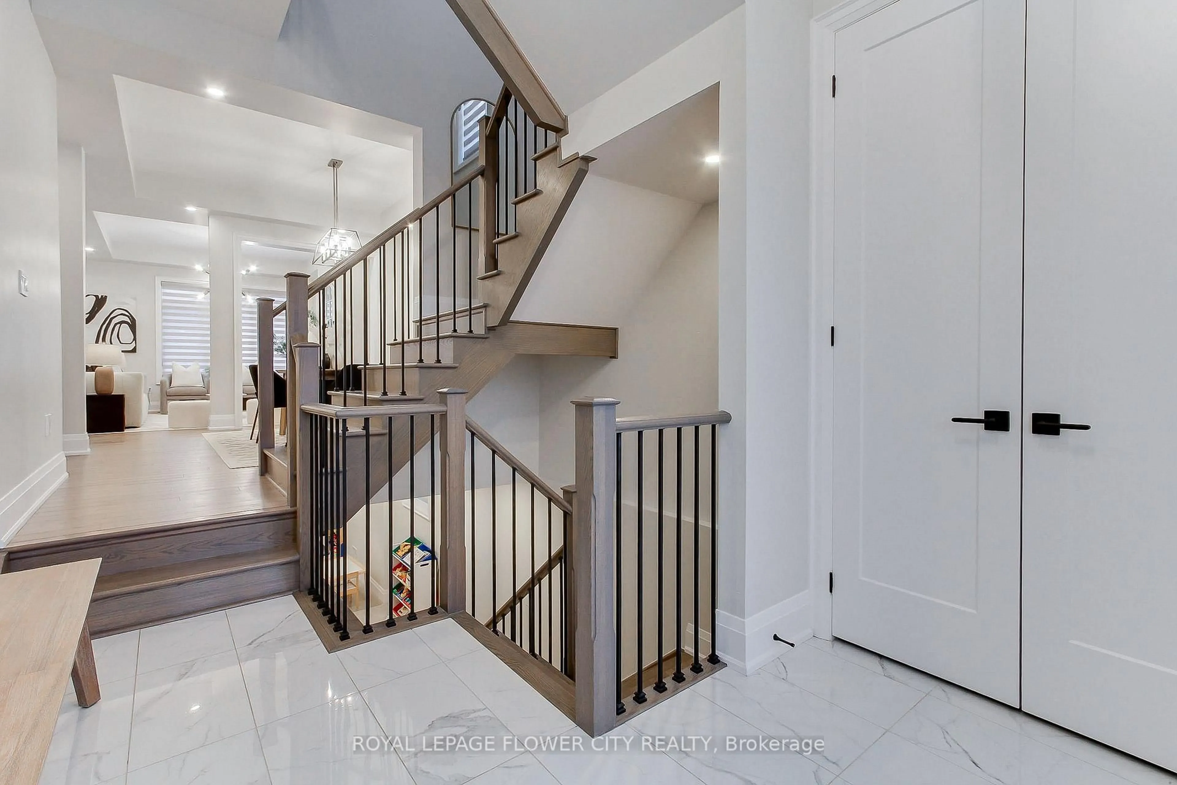 Unknown for 3379 Post Rd, Oakville Ontario L6H 0Z4