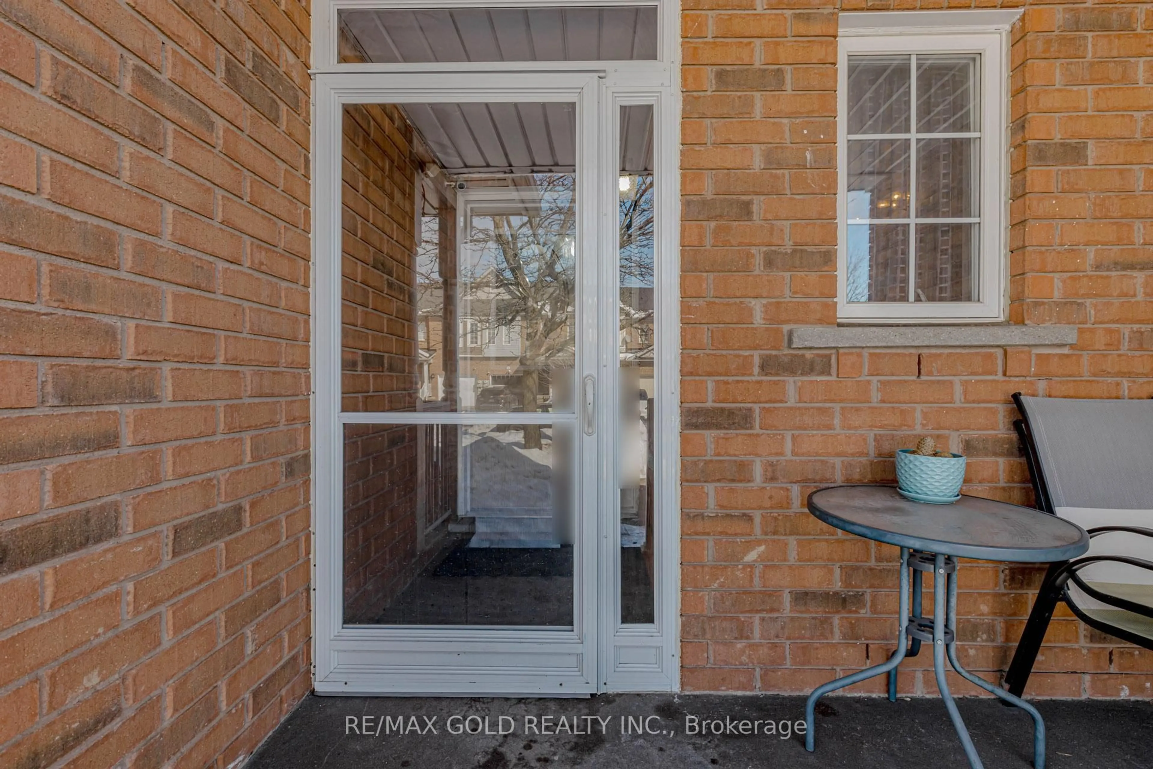 Indoor entryway for 3 Monaco Crt, Brampton Ontario L7A 1X4