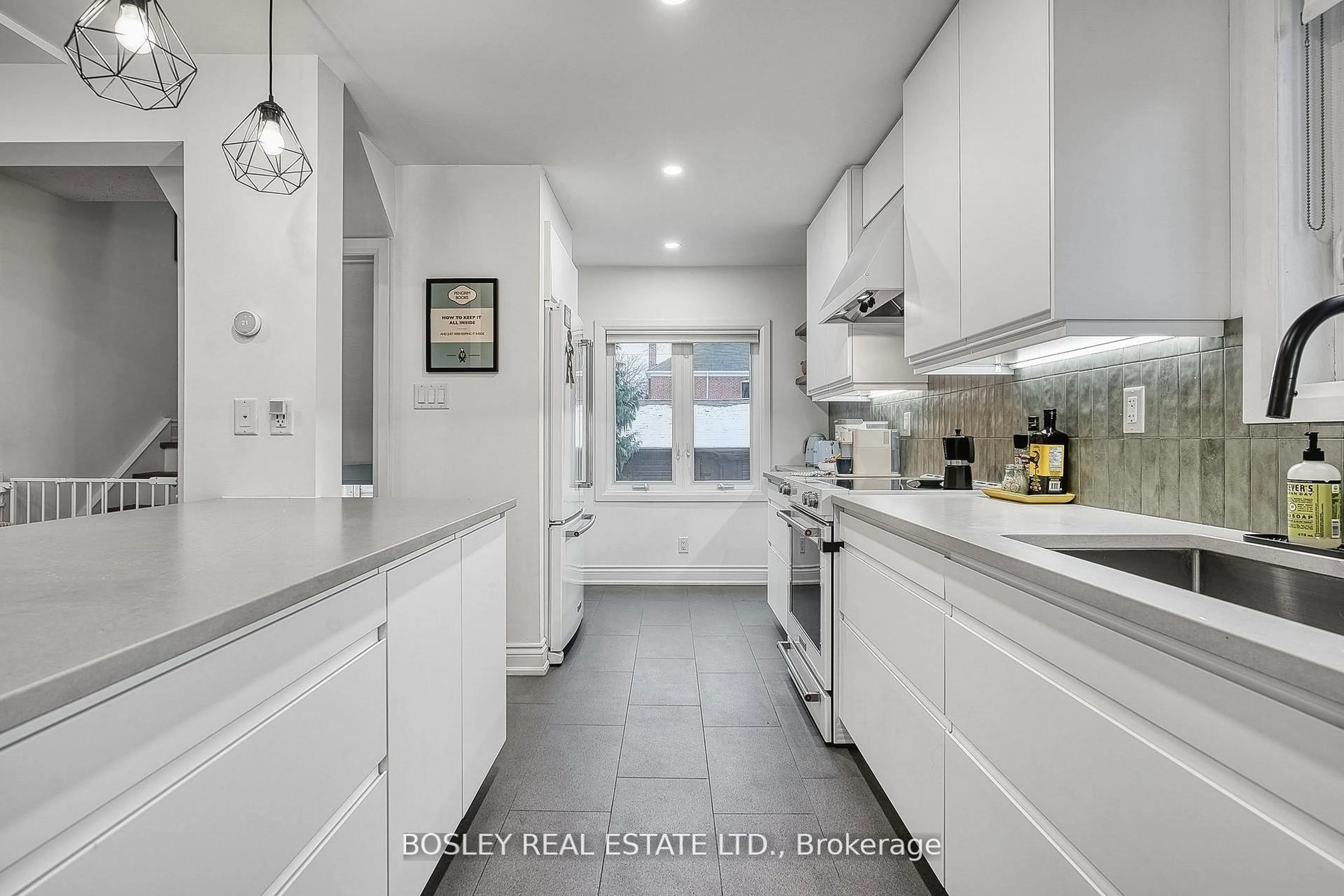 Unknown for 29 Patika Ave, Toronto Ontario M9N 2E7