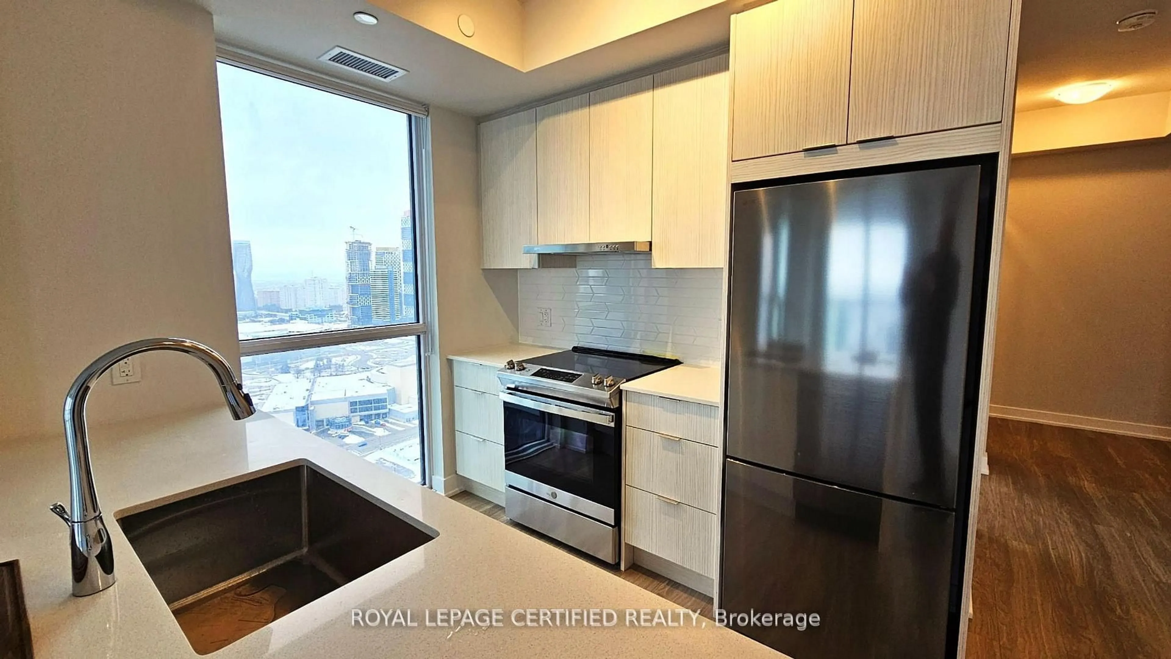 Standard kitchen, unknown for 430 Square One Dr #3011, Mississauga Ontario L5B 0L6