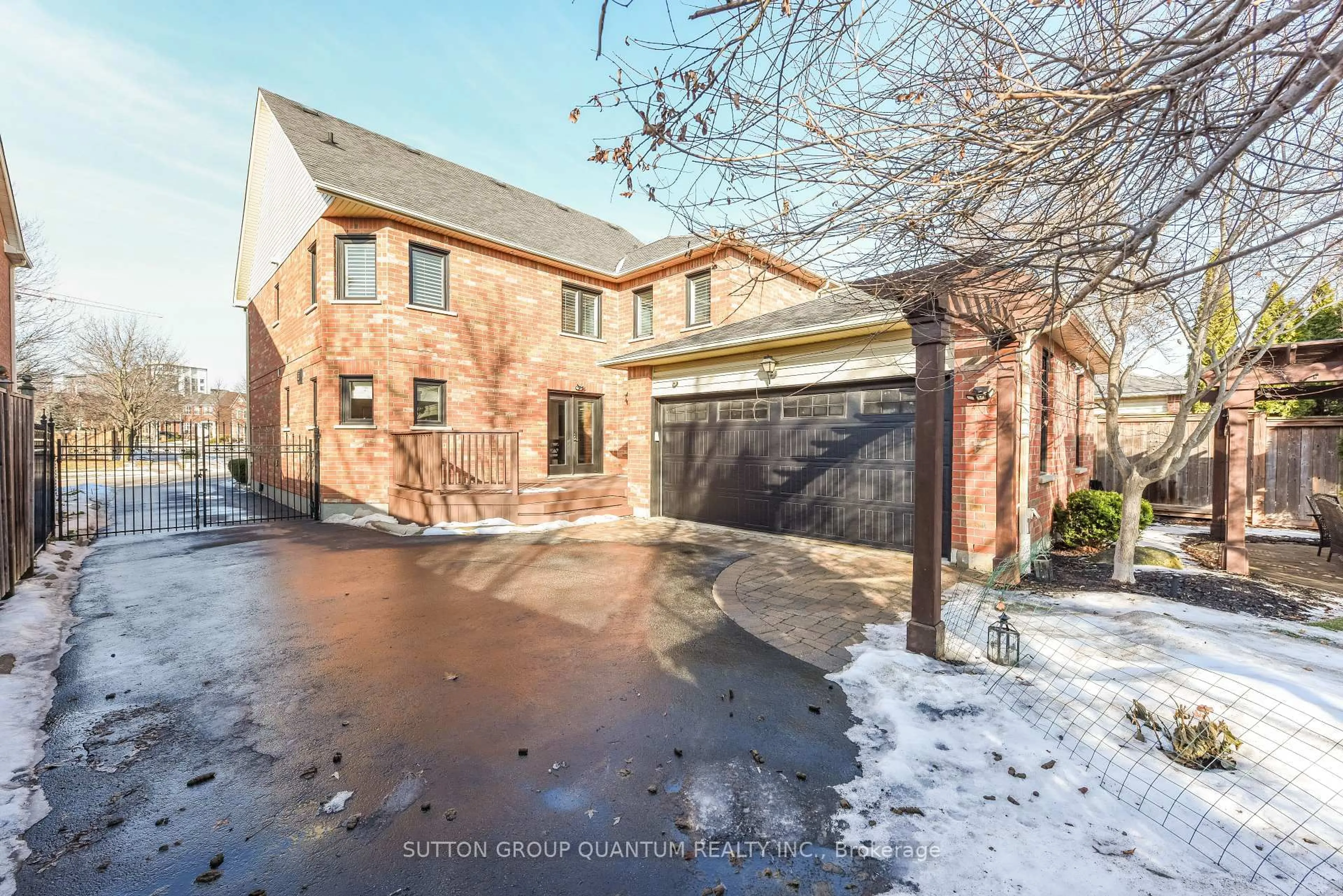 Home with brick exterior material, street for 118 Westchester Rd, Oakville Ontario L6H 6H9