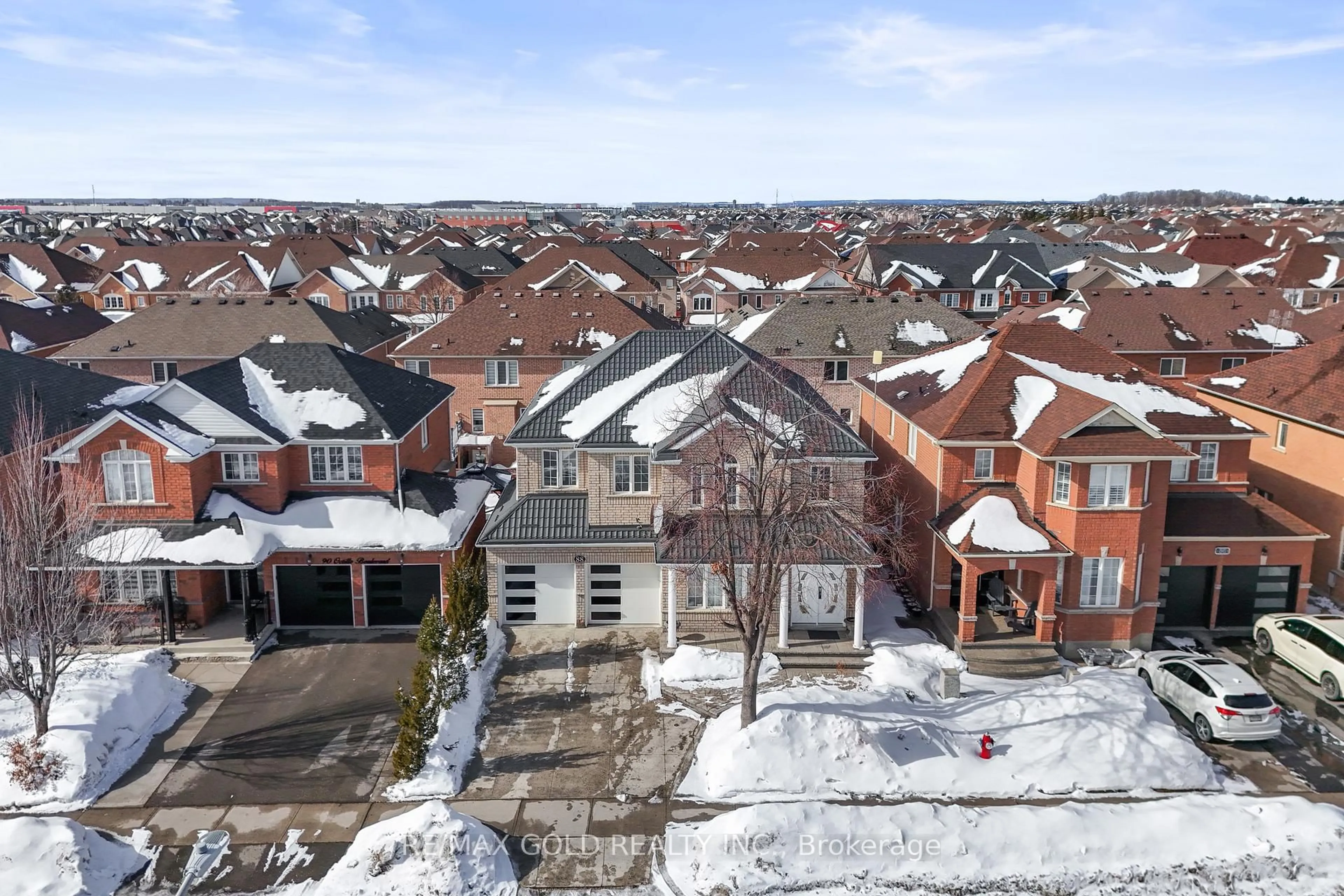 A pic from outside/outdoor area/front of a property/back of a property/a pic from drone, street for 88 Octillo Blvd, Brampton Ontario L6R 2V6