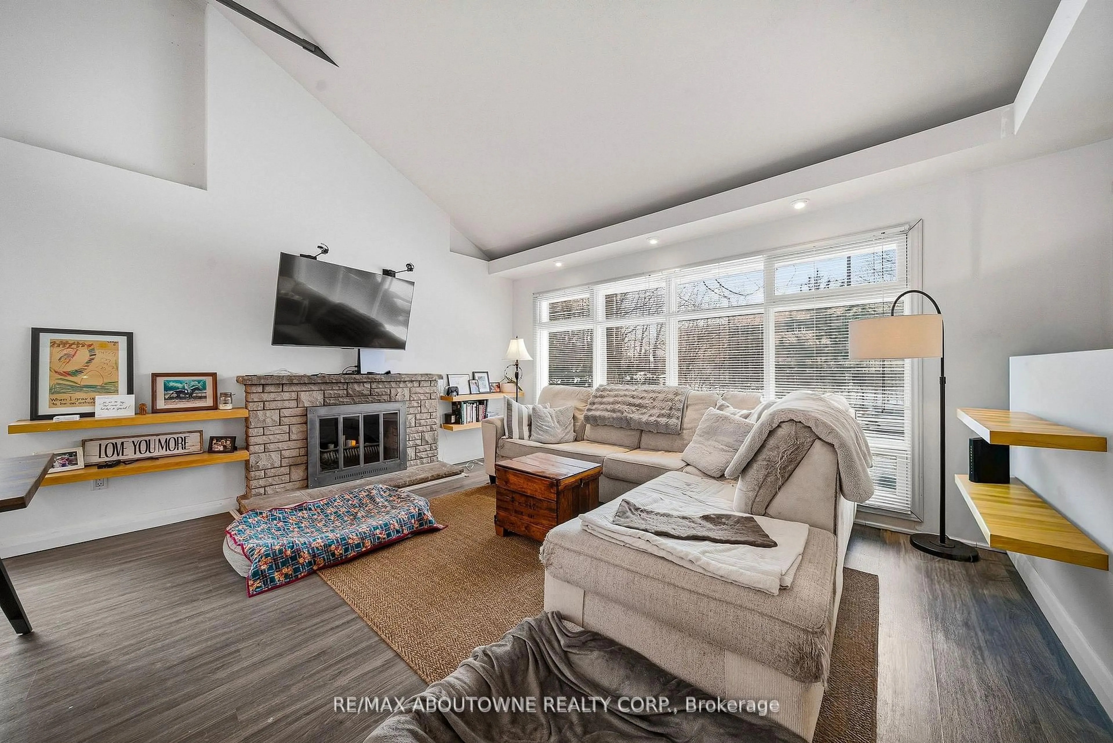 Living room with furniture, unknown for 276 Lakeshore Rd, Oakville Ontario L6K 1E8