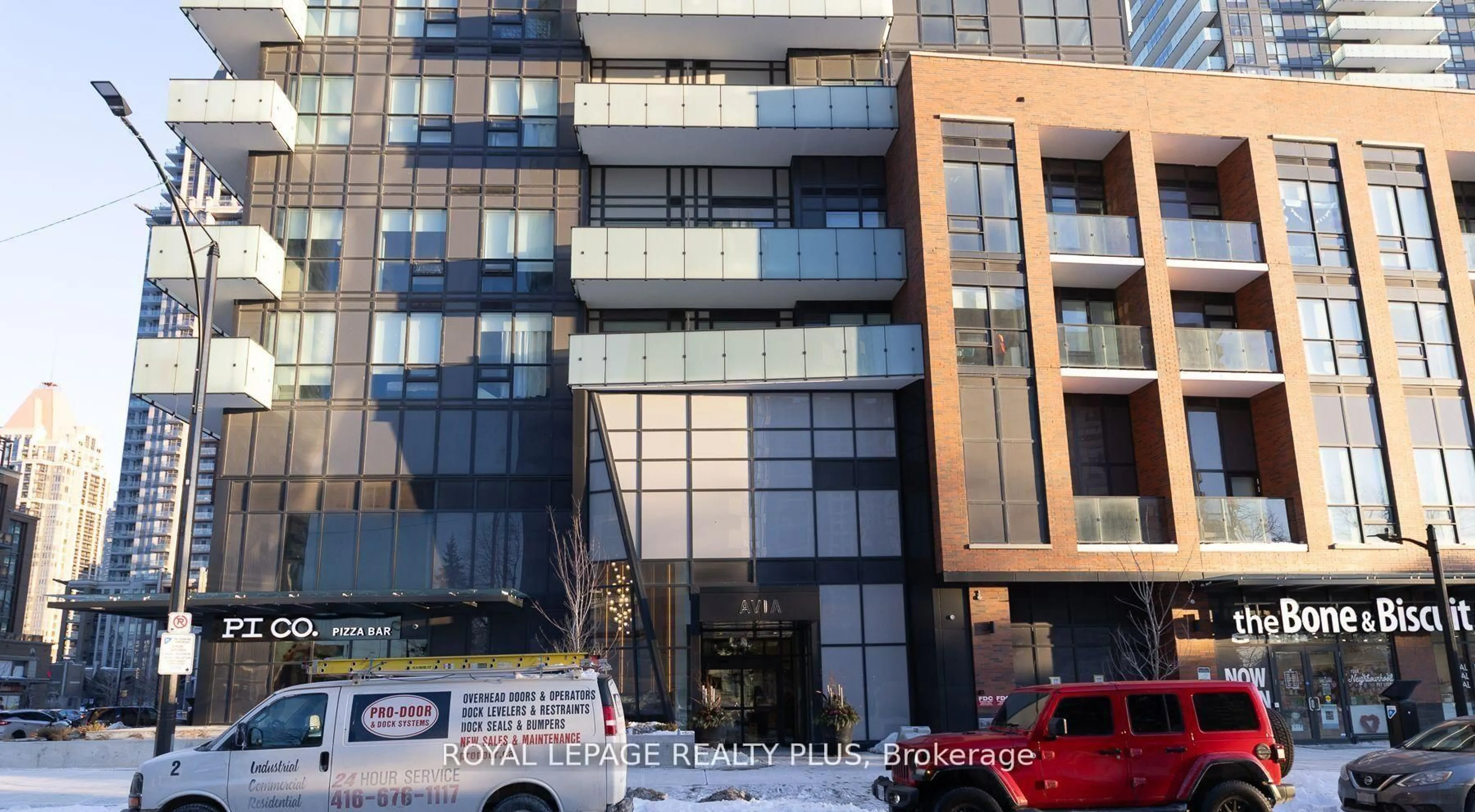 Indoor foyer for 430 SQUARE ONE Dr #1710, Mississauga Ontario L5B 0L6