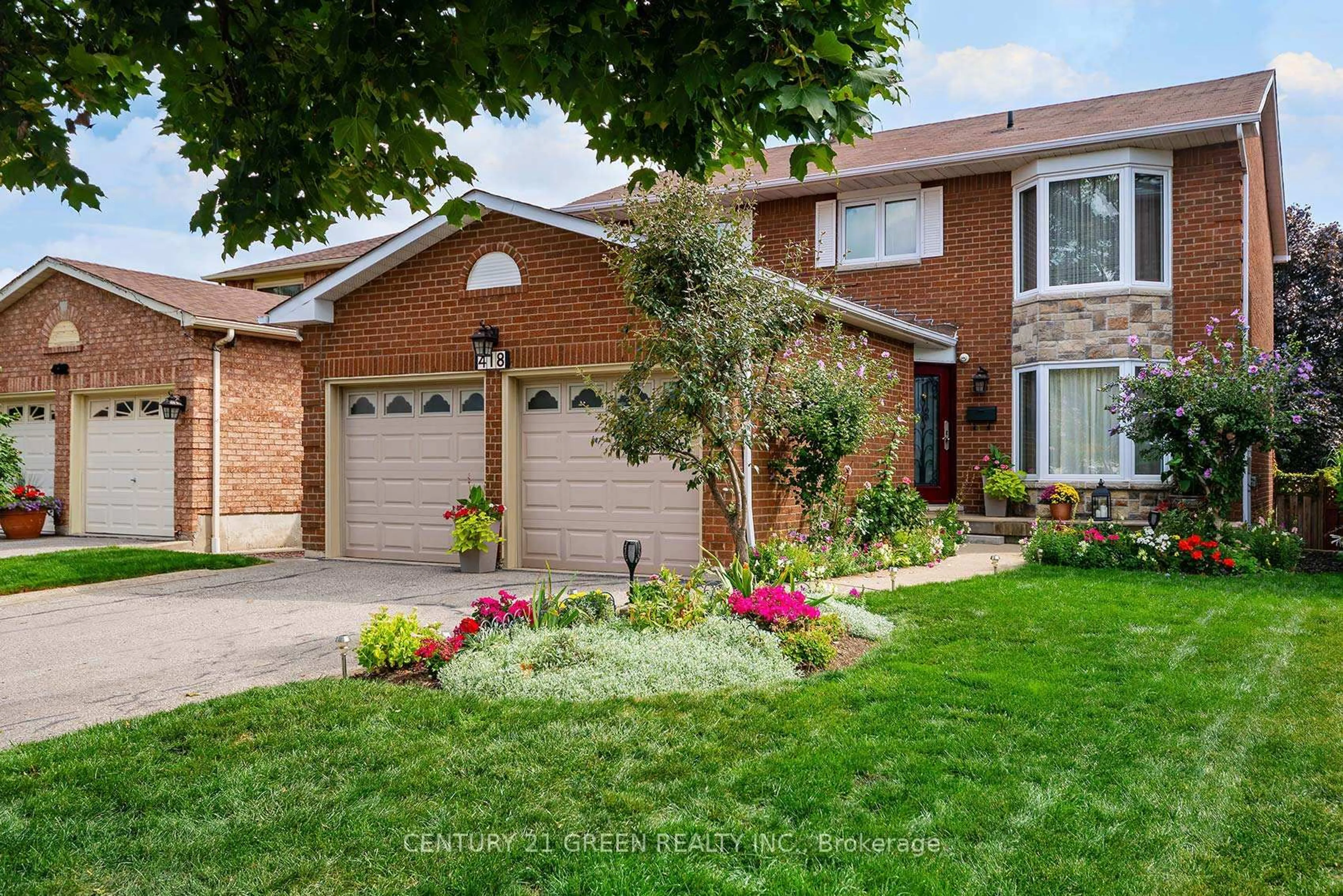 Home with brick exterior material, street for 418 Chieftan Circ, Mississauga Ontario L4Z 3A7