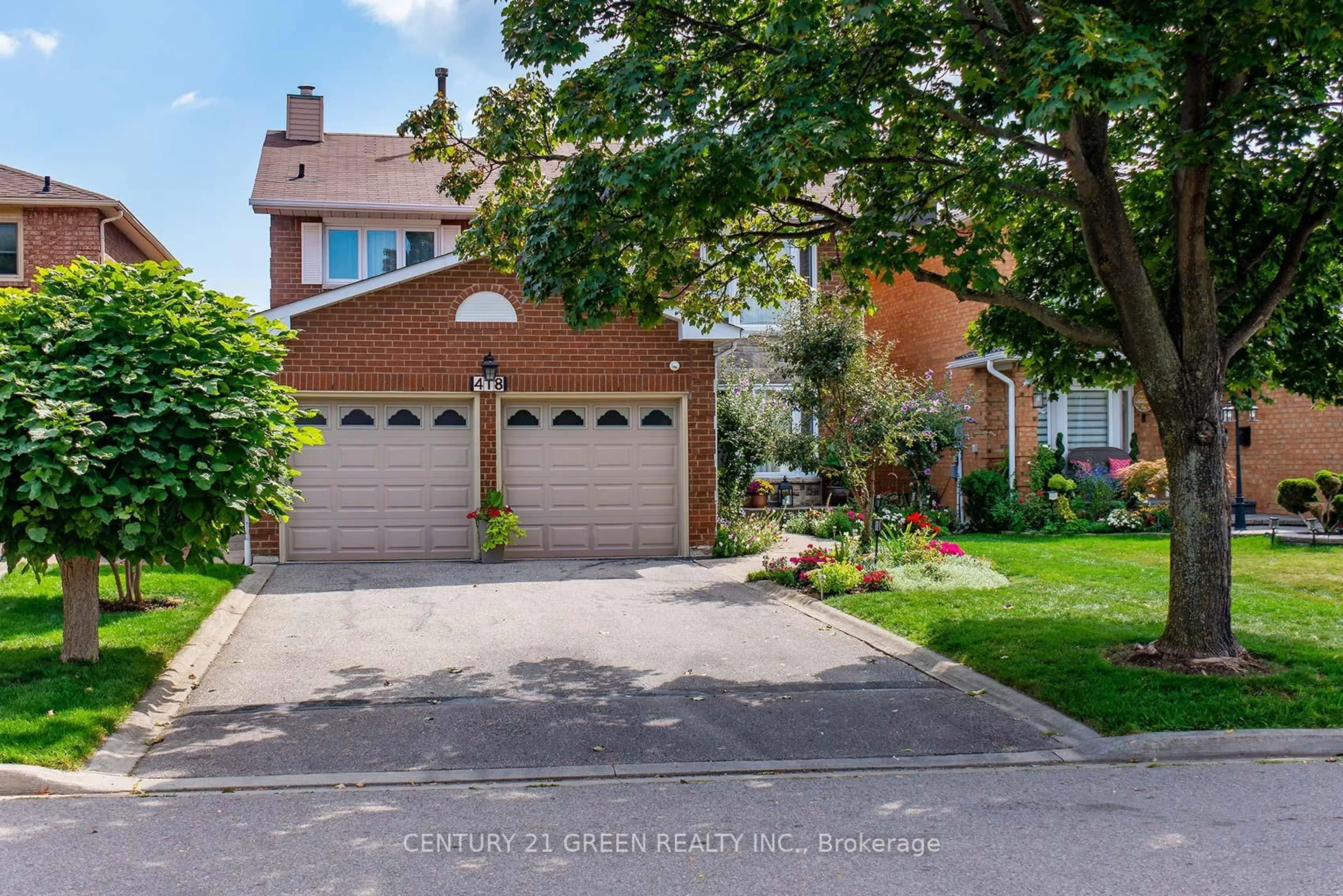 Home with brick exterior material, street for 418 Chieftan Circ, Mississauga Ontario L4Z 3A7