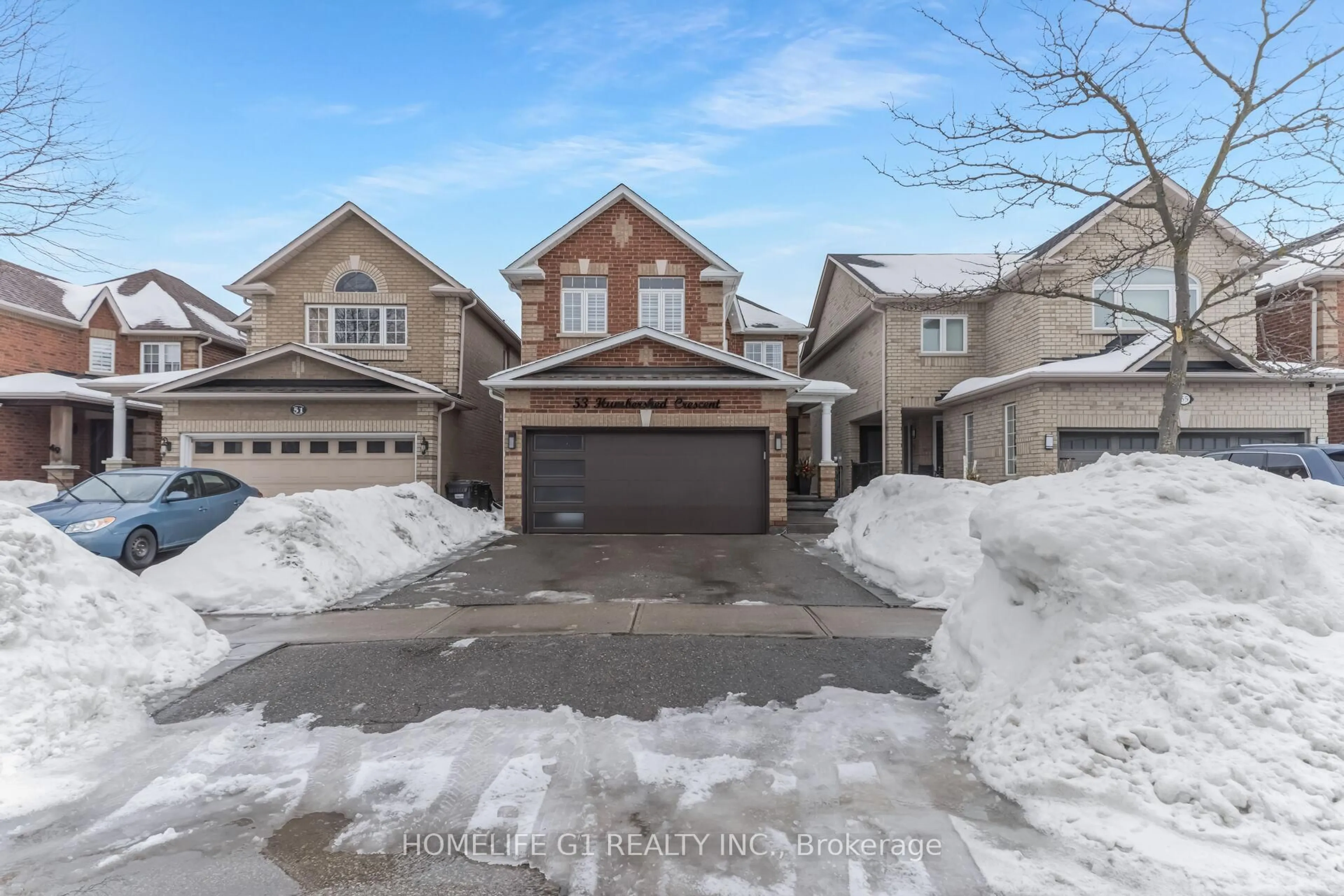 A pic from outside/outdoor area/front of a property/back of a property/a pic from drone, street for 53 Humbershed Cres, Caledon Ontario L7E 2X4