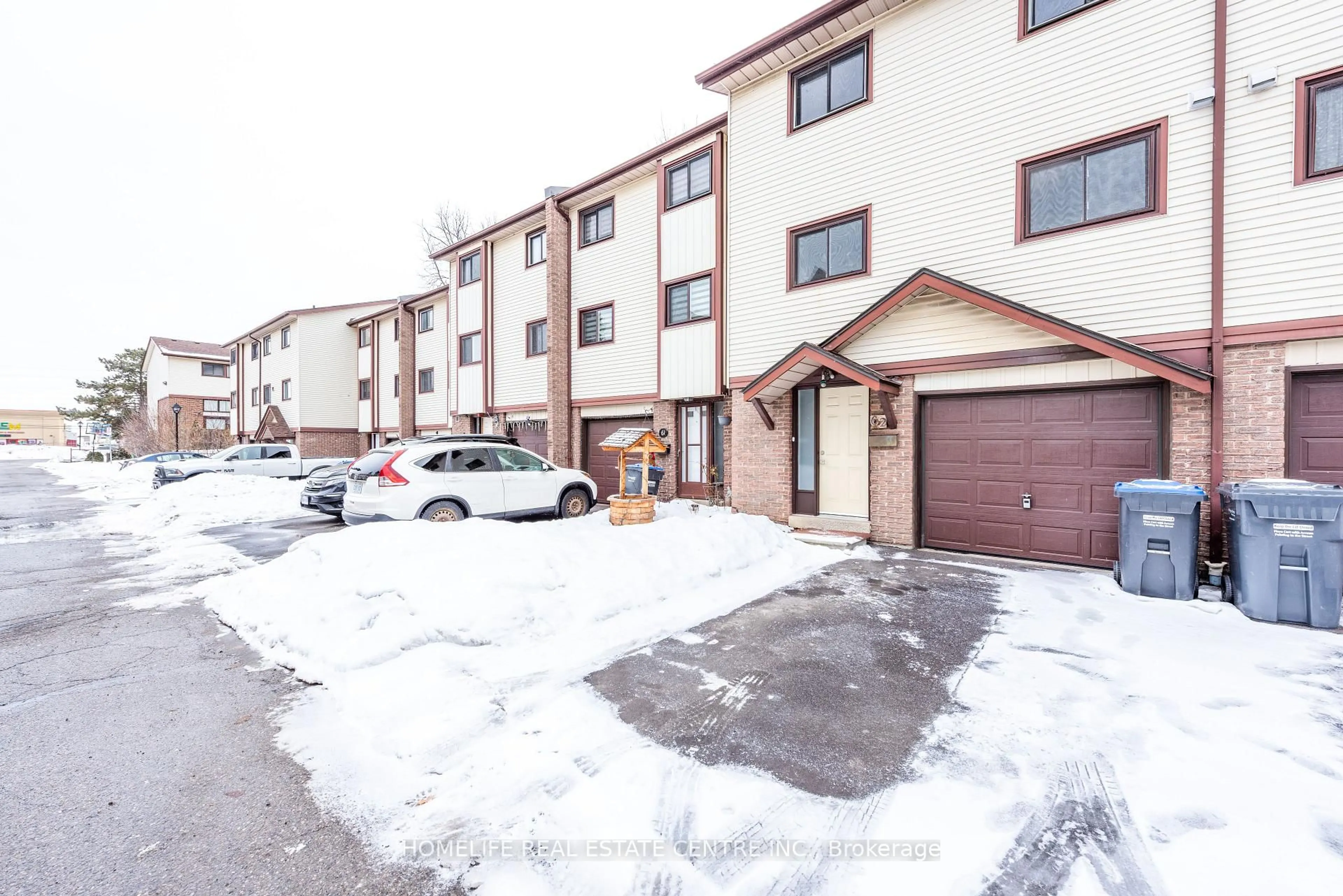 Unknown for 62 Mccallum Crt, Brampton Ontario L6W 3M4