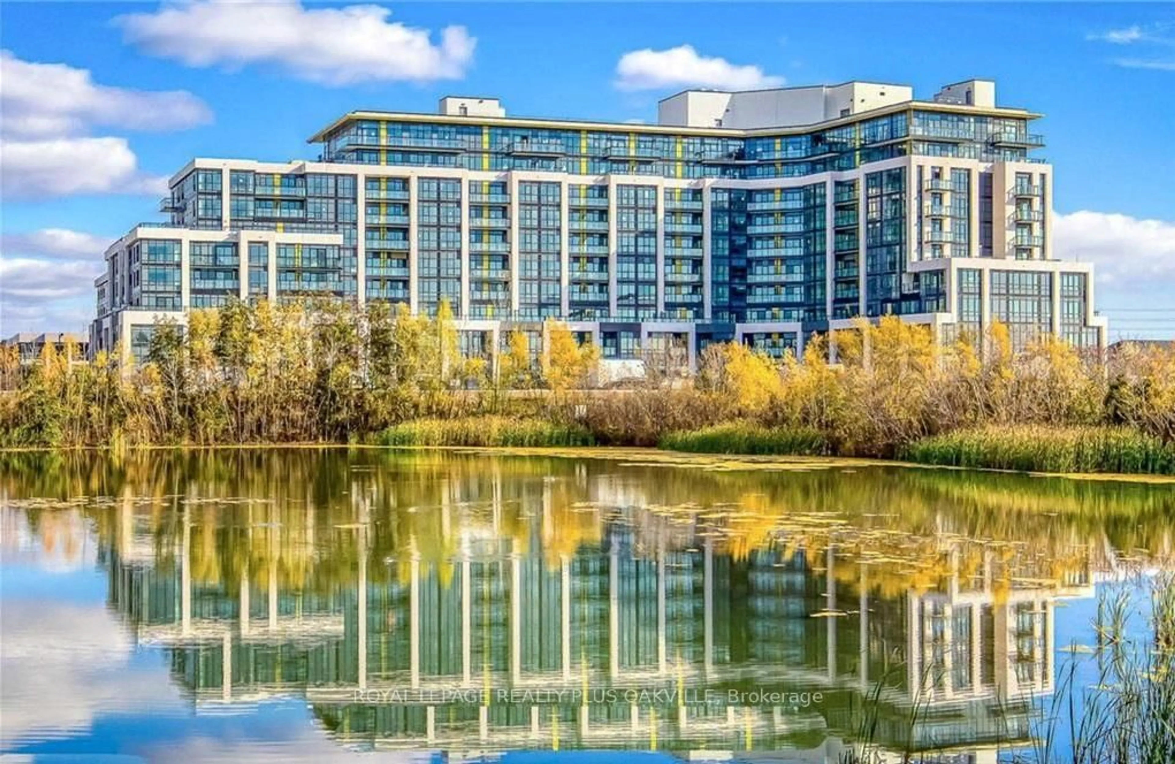 Unknown for 405 Dundas St #425, Oakville Ontario L6M 5P9