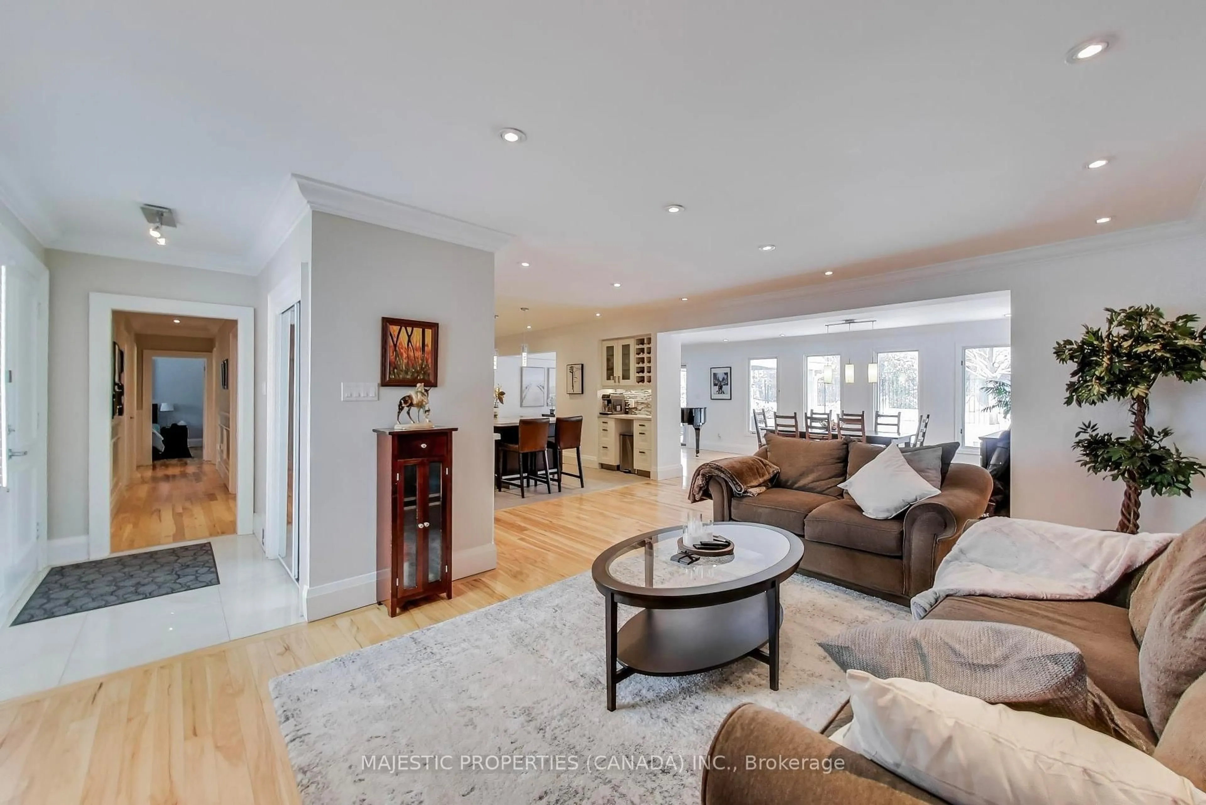 Living room with furniture, unknown for 42 Abinger Cres, Toronto Ontario M9B 2Y6