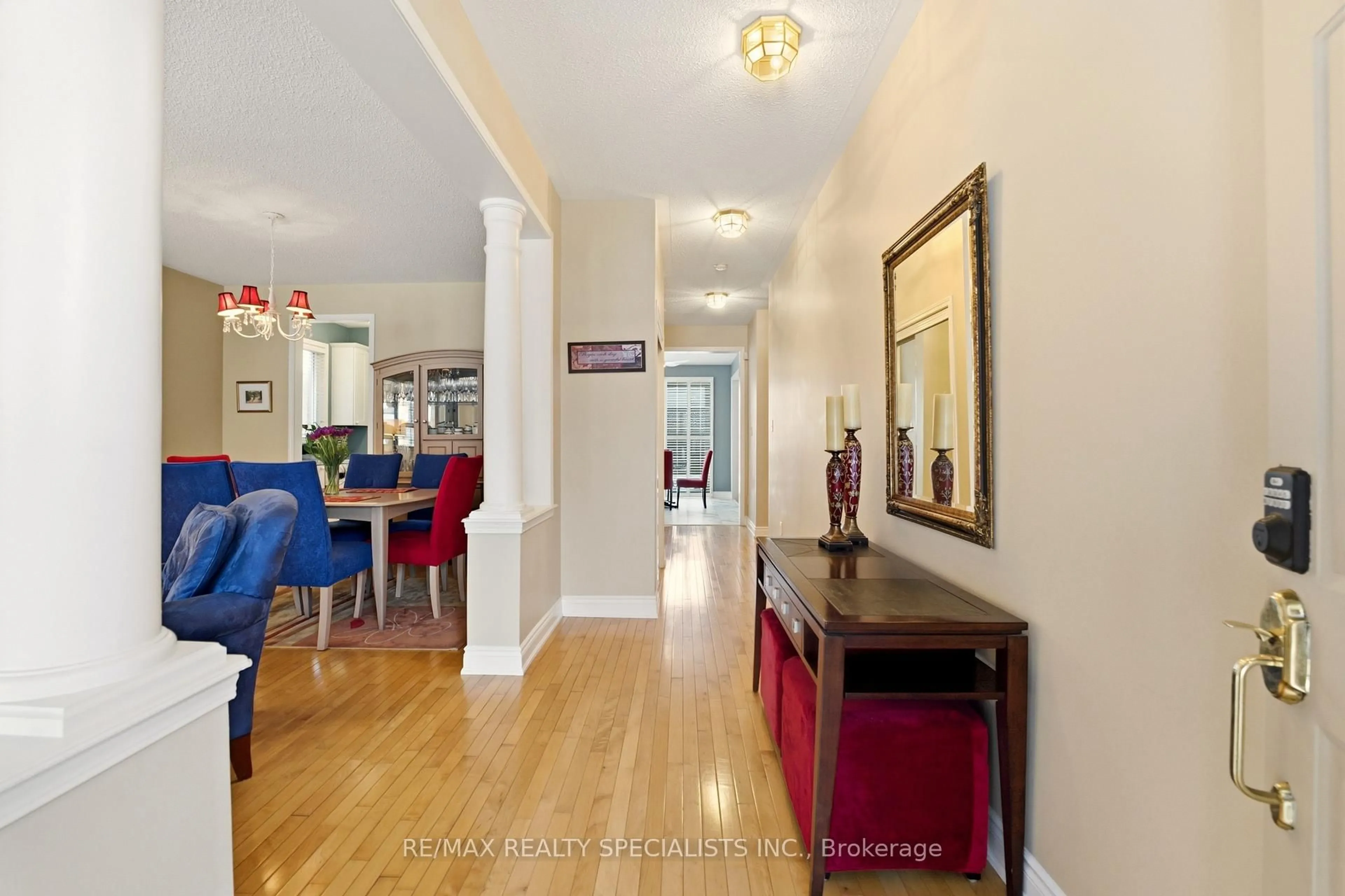 Indoor entryway for 23 Emmett Circ, Brampton Ontario L7A 3M2