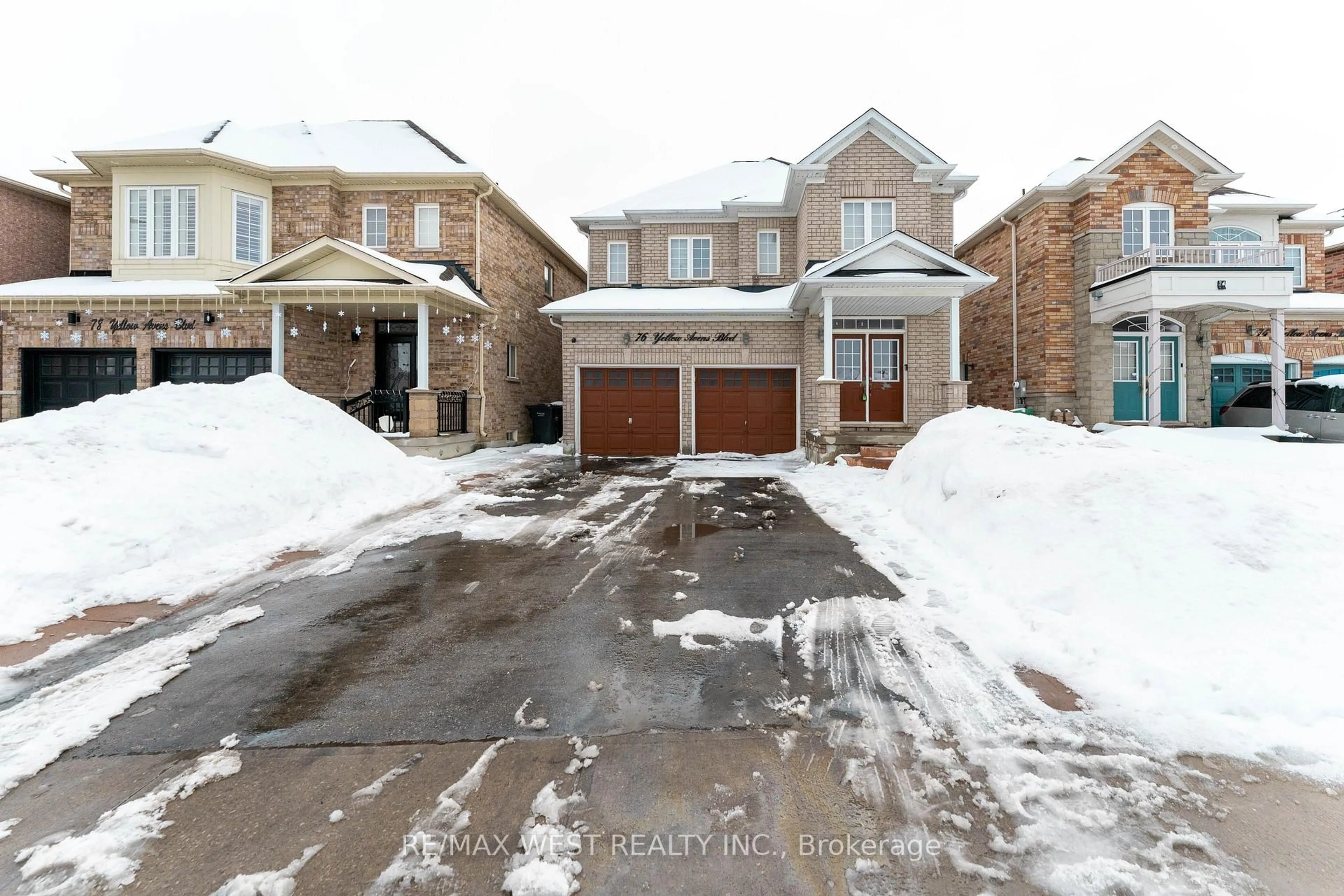 Unknown for 76 Yellow Avens Blvd, Brampton Ontario L6R 0T3