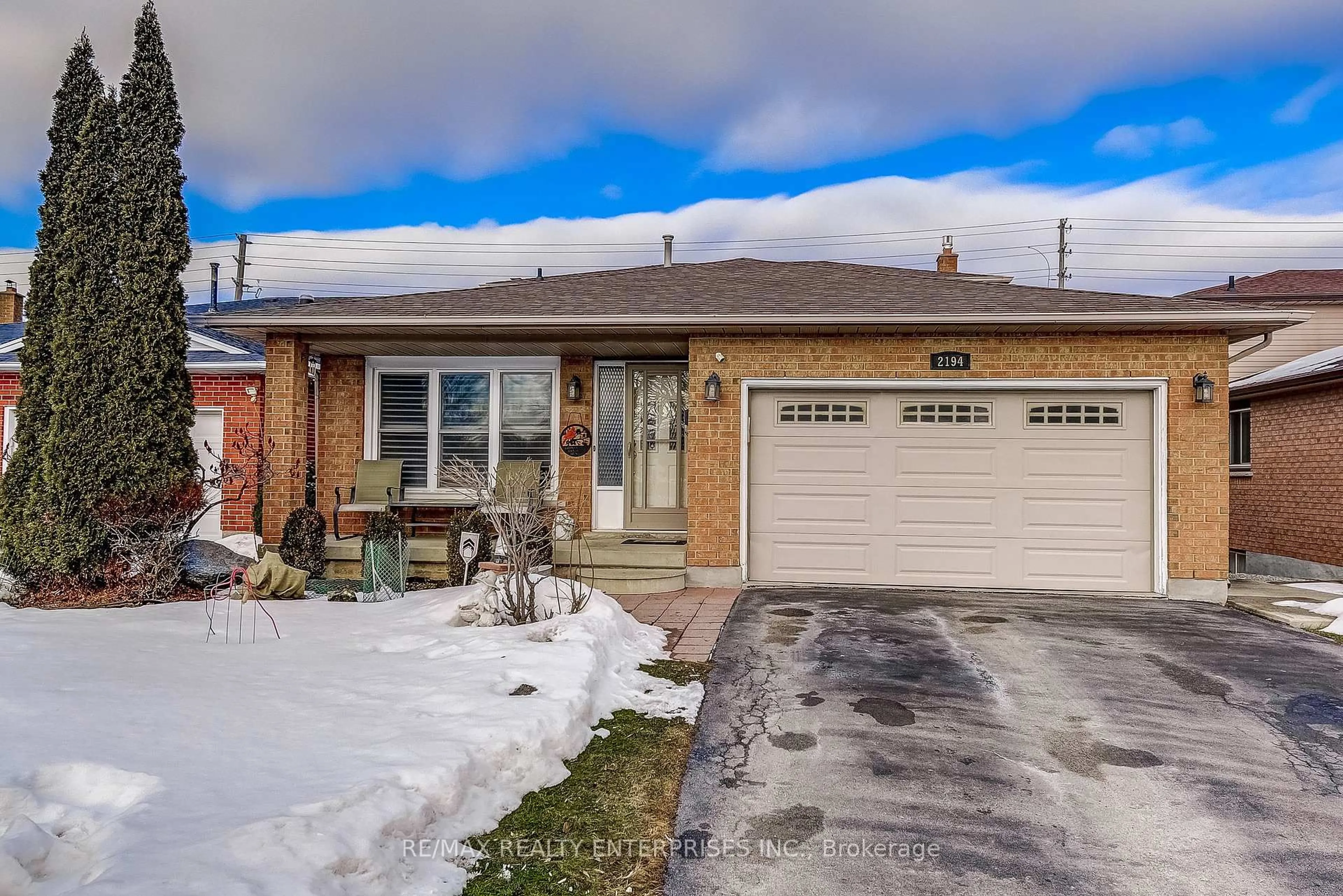 Home with brick exterior material, street for 2194 Donald Rd, Burlington Ontario L7M 3R9