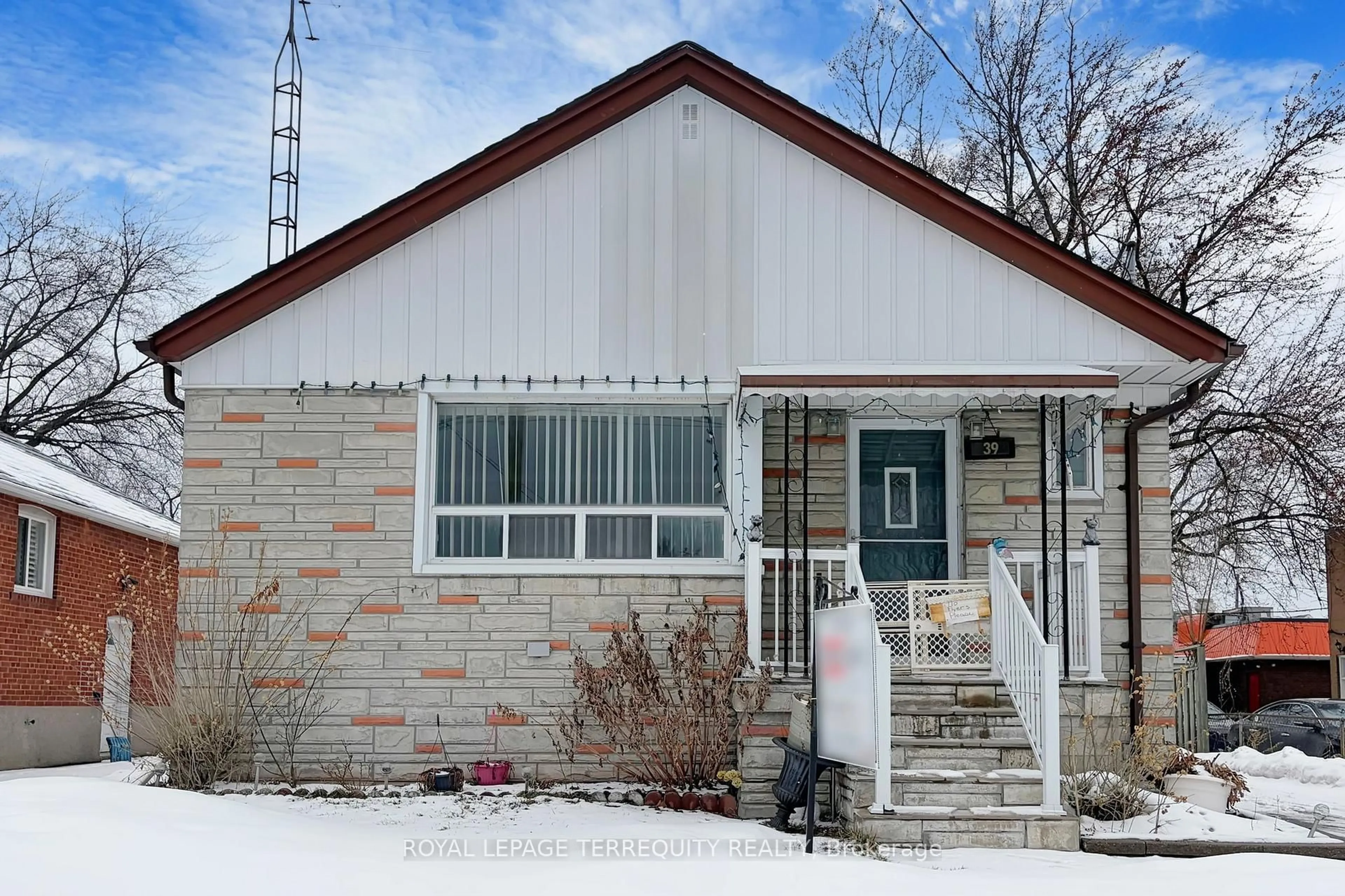 Home with brick exterior material, street for 39 Coules Crt, Toronto Ontario M8W 2N8